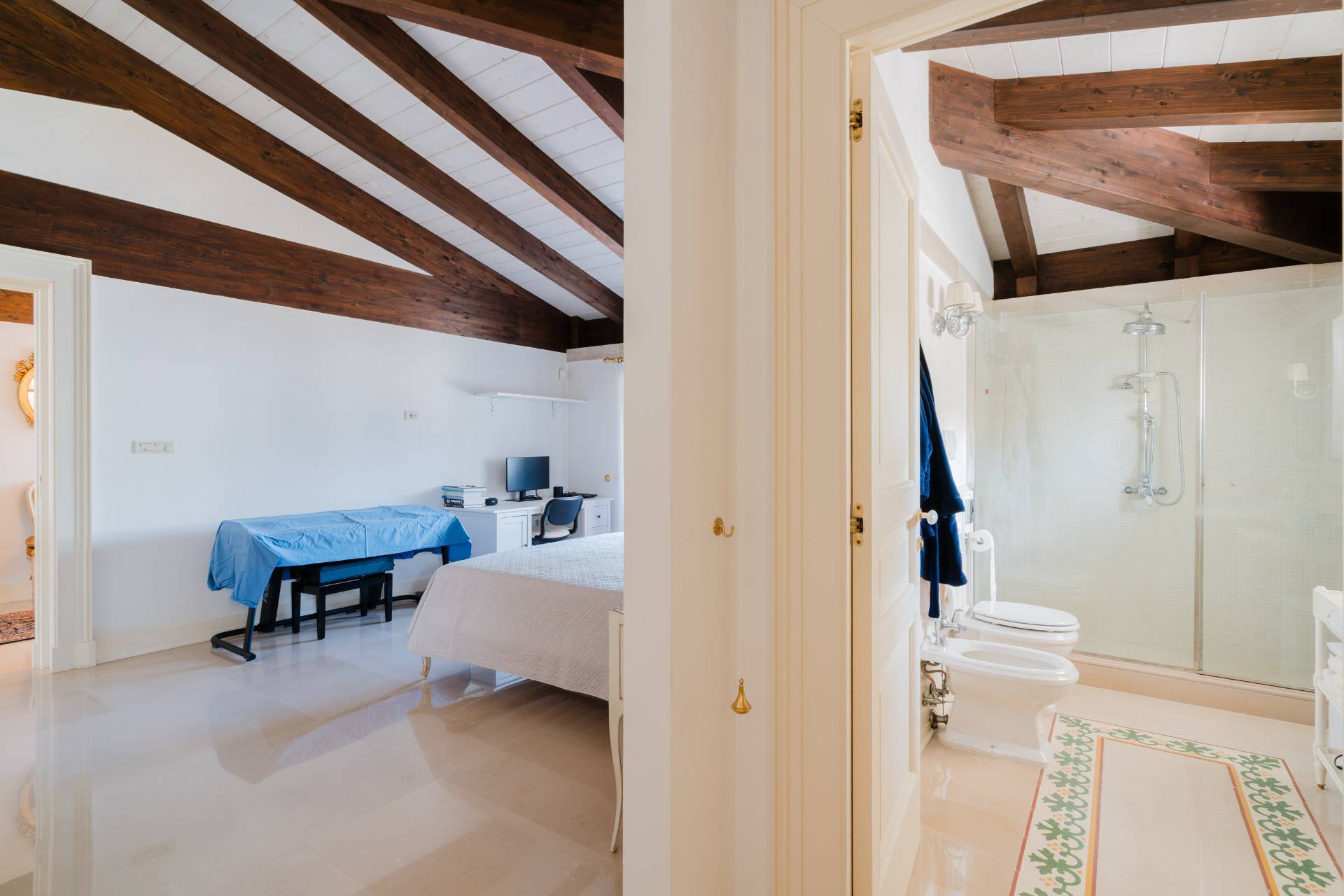 Molfetta, Bari, 70056, IT, 3 Bedrooms Bedrooms, ,4 BathroomsBathrooms,Residential,For Sale,1988051