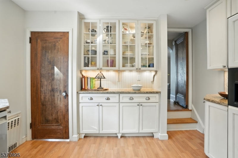 Maplewood Twp., New Jersey, 07040, United States, 4 Bedrooms Bedrooms, ,3 BathroomsBathrooms,Residential,For Sale,1940920