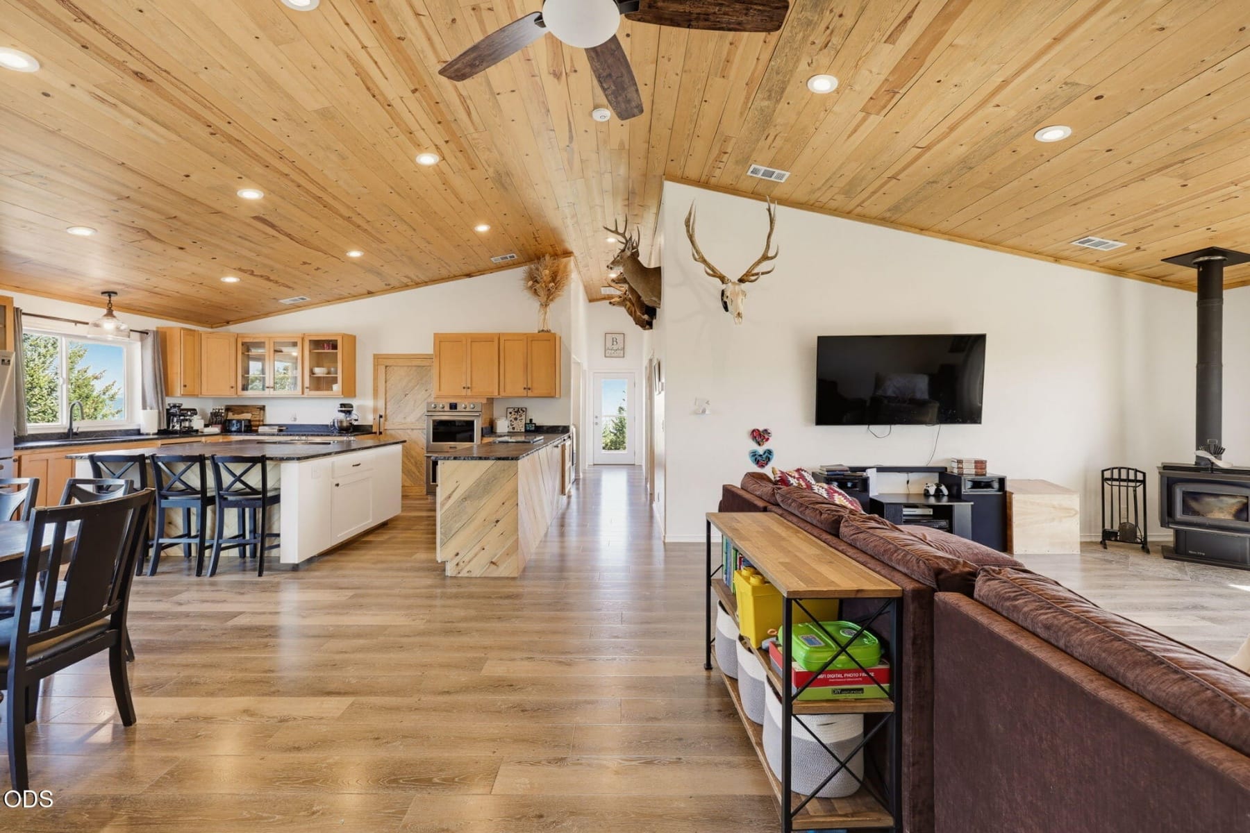  7036 Griffin Lane Jacksonville, OR 97530 - 物件實景