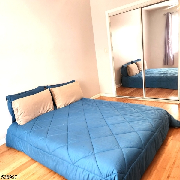 Linden City, New Jersey, 07036, United States, 4 Bedrooms Bedrooms, ,2 BathroomsBathrooms,Residential,For Sale,1890310