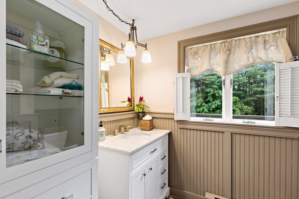 Kingston, Massachusetts, 02364, United States, 3 Bedrooms Bedrooms, ,2 BathroomsBathrooms,Residential,For Sale,1975778