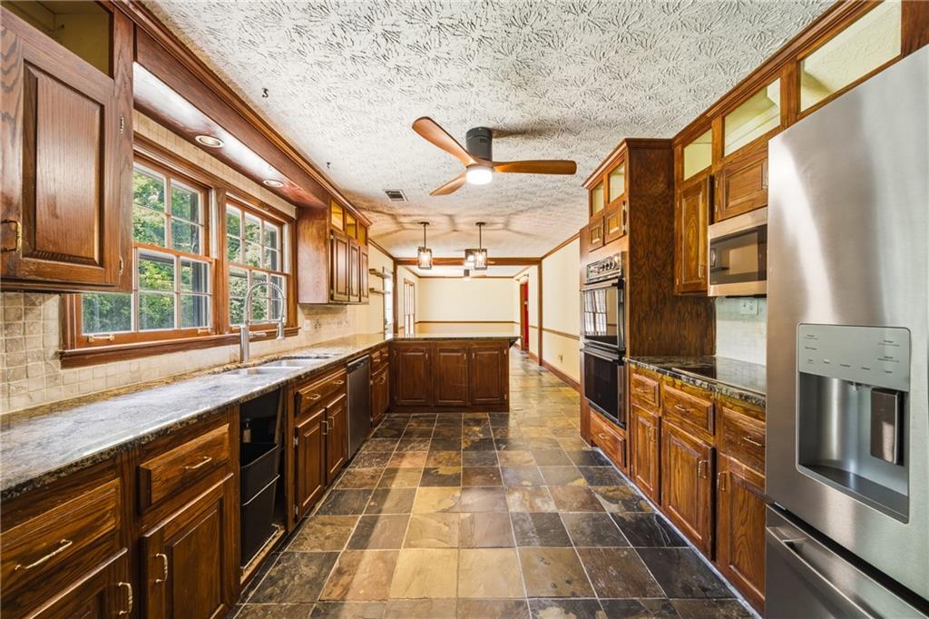Roswell, Georgia, 30076, United States, 4 Bedrooms Bedrooms, ,3 BathroomsBathrooms,Residential,For Sale,2049337