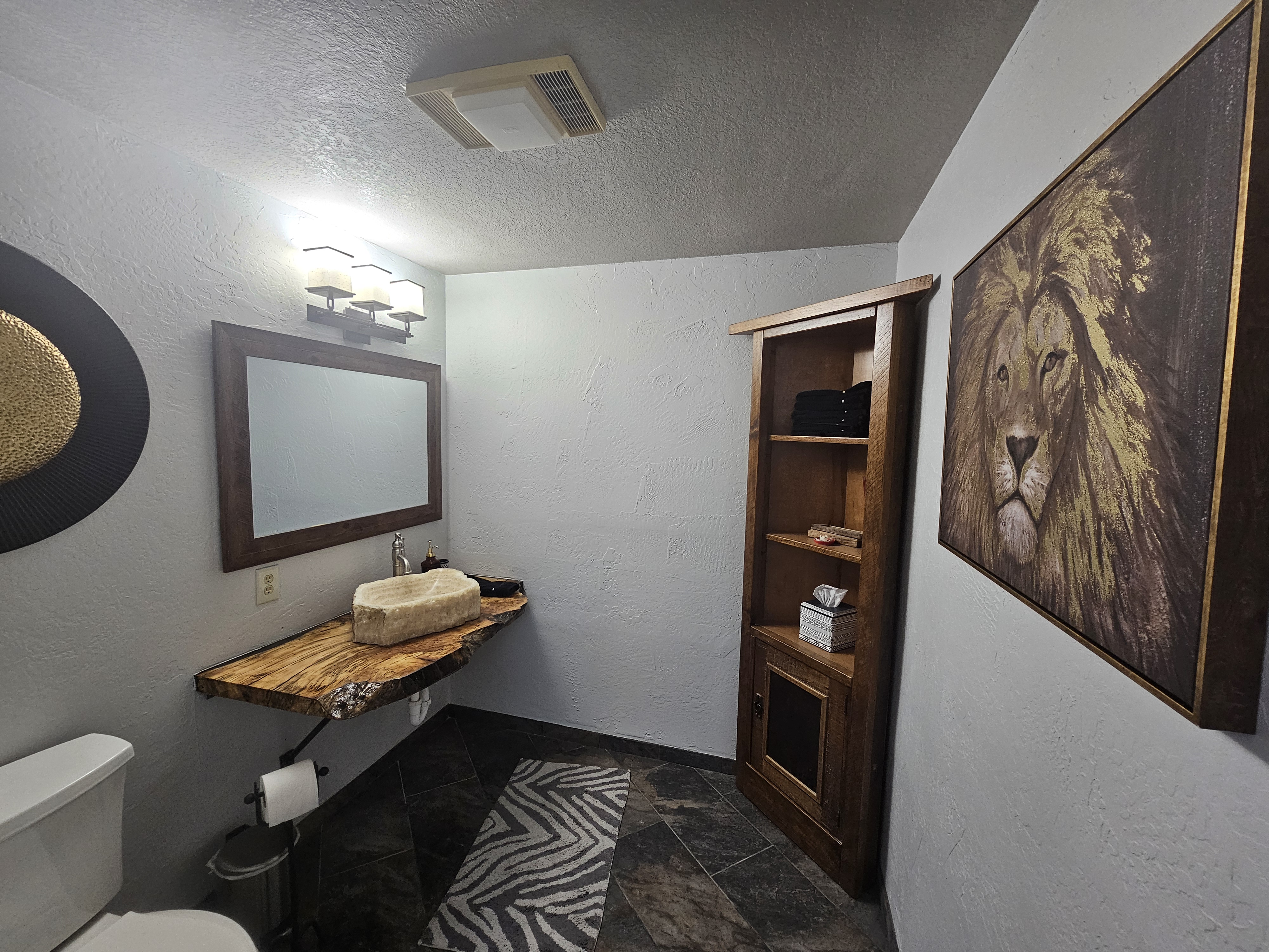 Carlsbad, New Mexico, 88220, United States, 5 Bedrooms Bedrooms, ,5 BathroomsBathrooms,Residential,For Sale,1984272