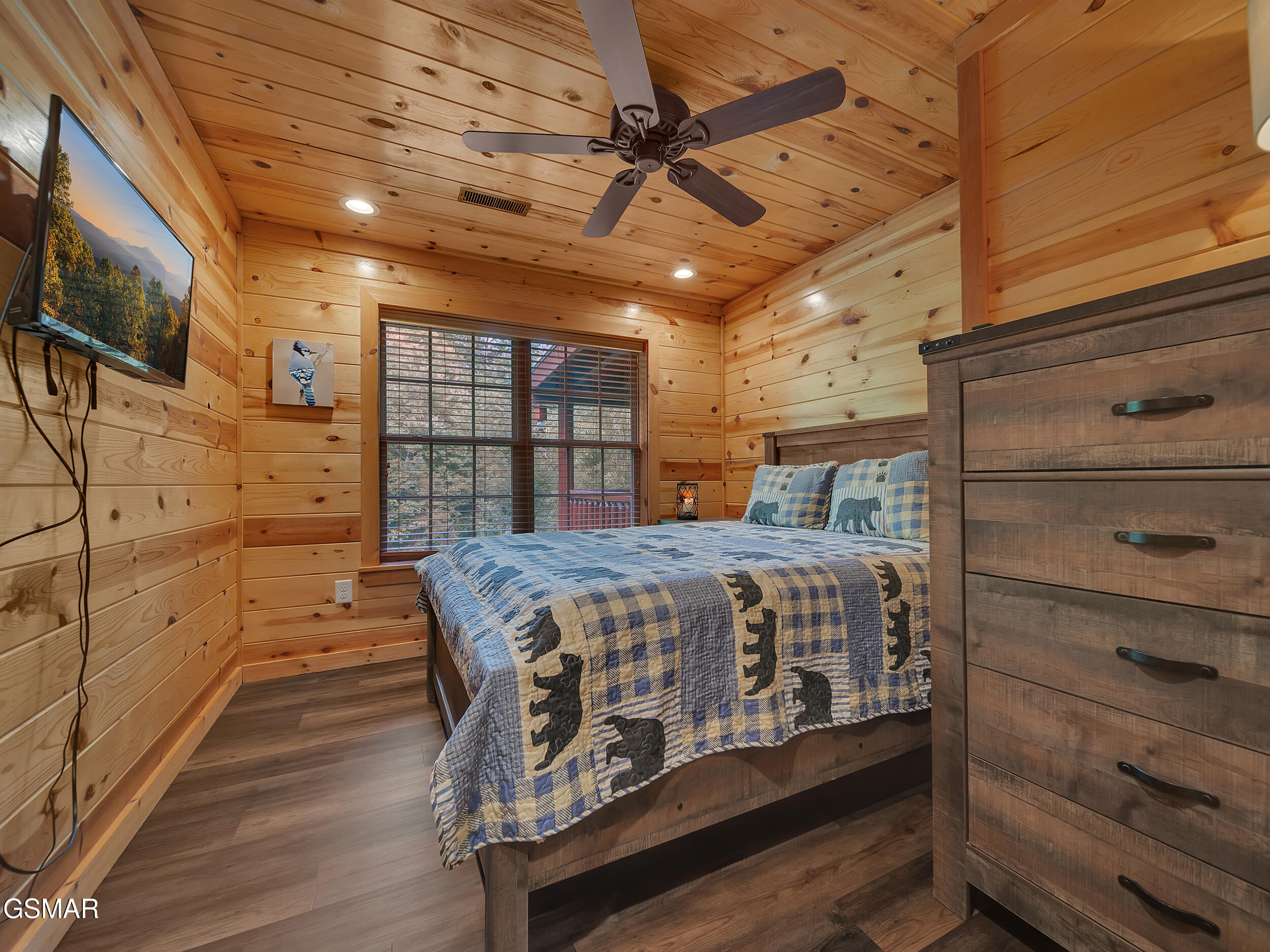 Pigeon Forge, Tennessee, 37876, United States, 4 Bedrooms Bedrooms, ,4 BathroomsBathrooms,Residential,For Sale,1944632