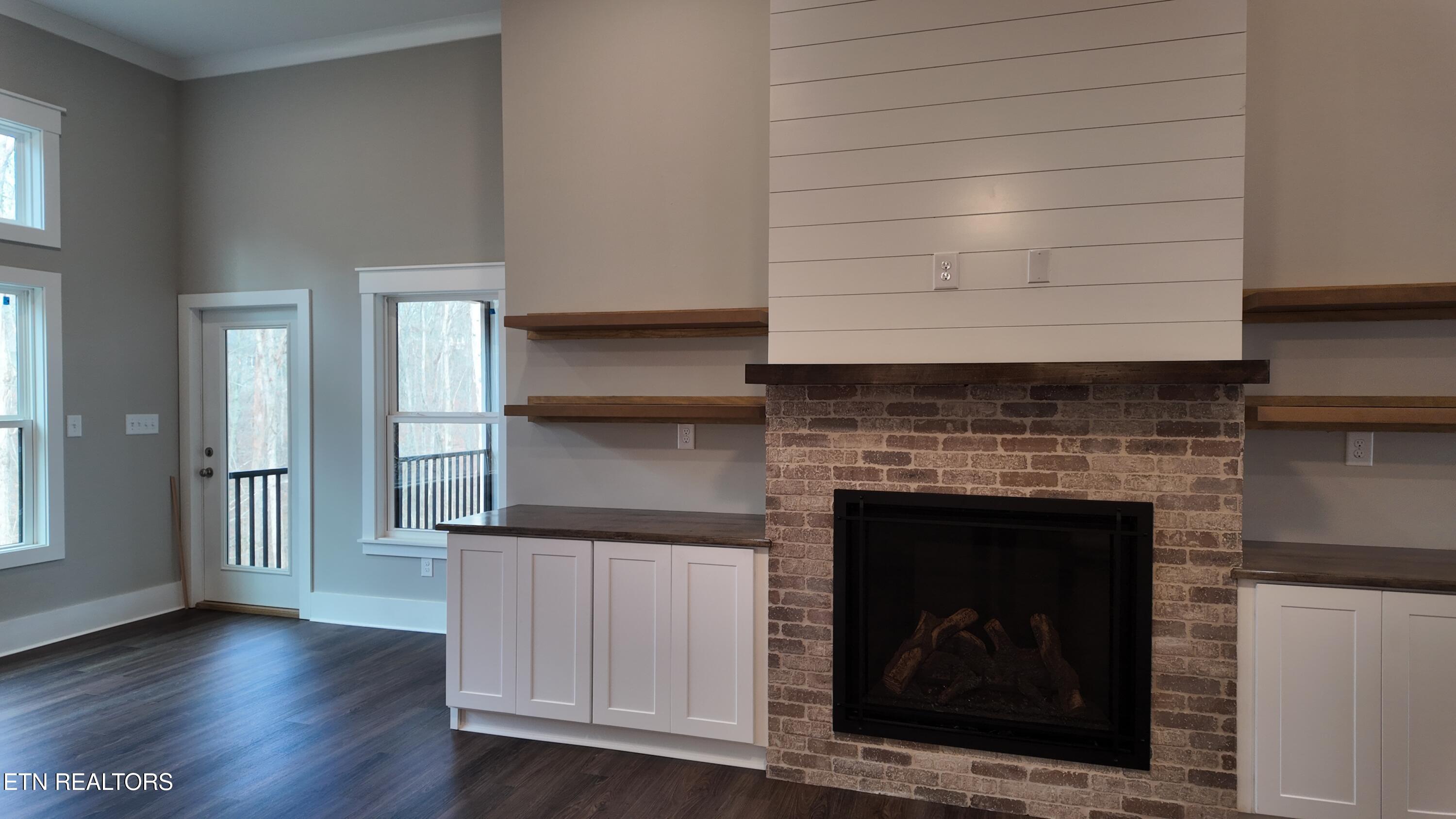 Loudon, Tennessee, 37774, United States, 4 Bedrooms Bedrooms, ,3 BathroomsBathrooms,Residential,For Sale,1981899