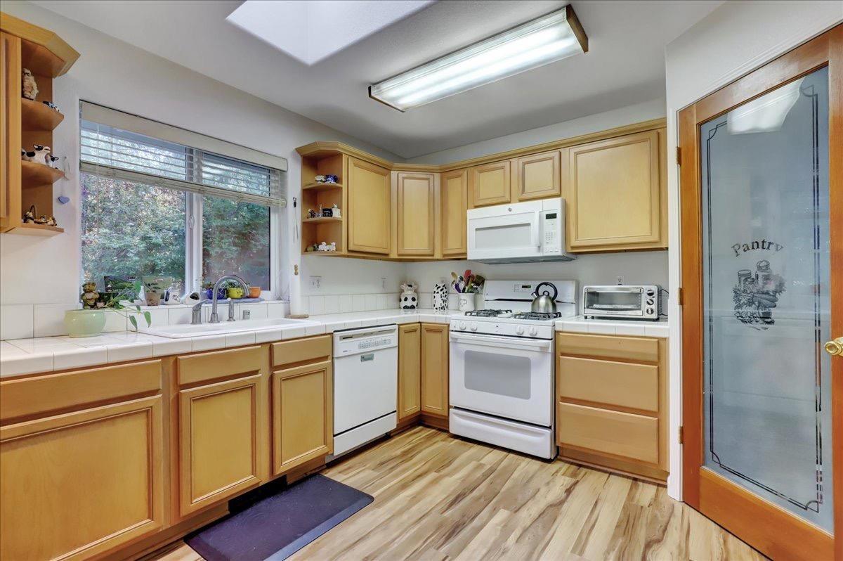 17377 Broken Arrow Place, Nevada City, California, 95959, United States, 4 Bedrooms Bedrooms, ,2 BathroomsBathrooms,Residential,For Sale,17377 Broken Arrow Place,1612581
