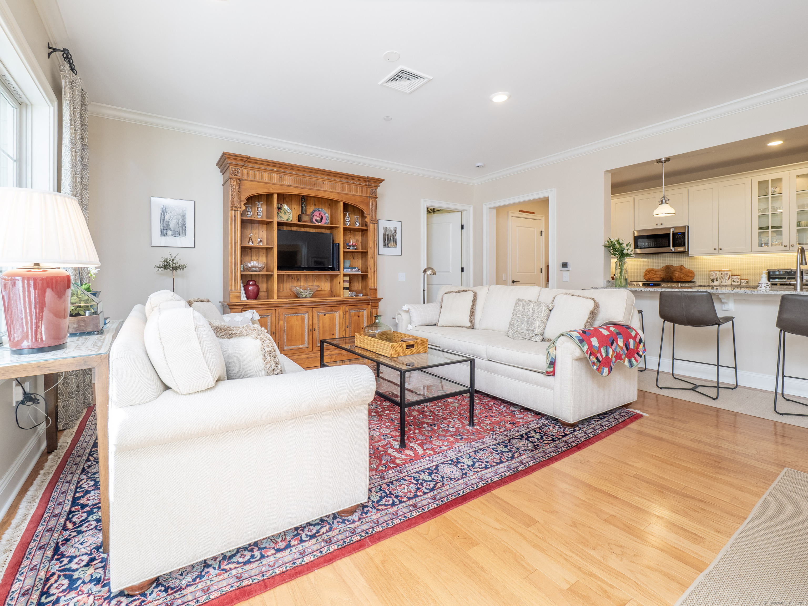 Ridgefield, Connecticut, 06877, United States, 2 Bedrooms Bedrooms, ,2 BathroomsBathrooms,Residential,For Sale,1989148