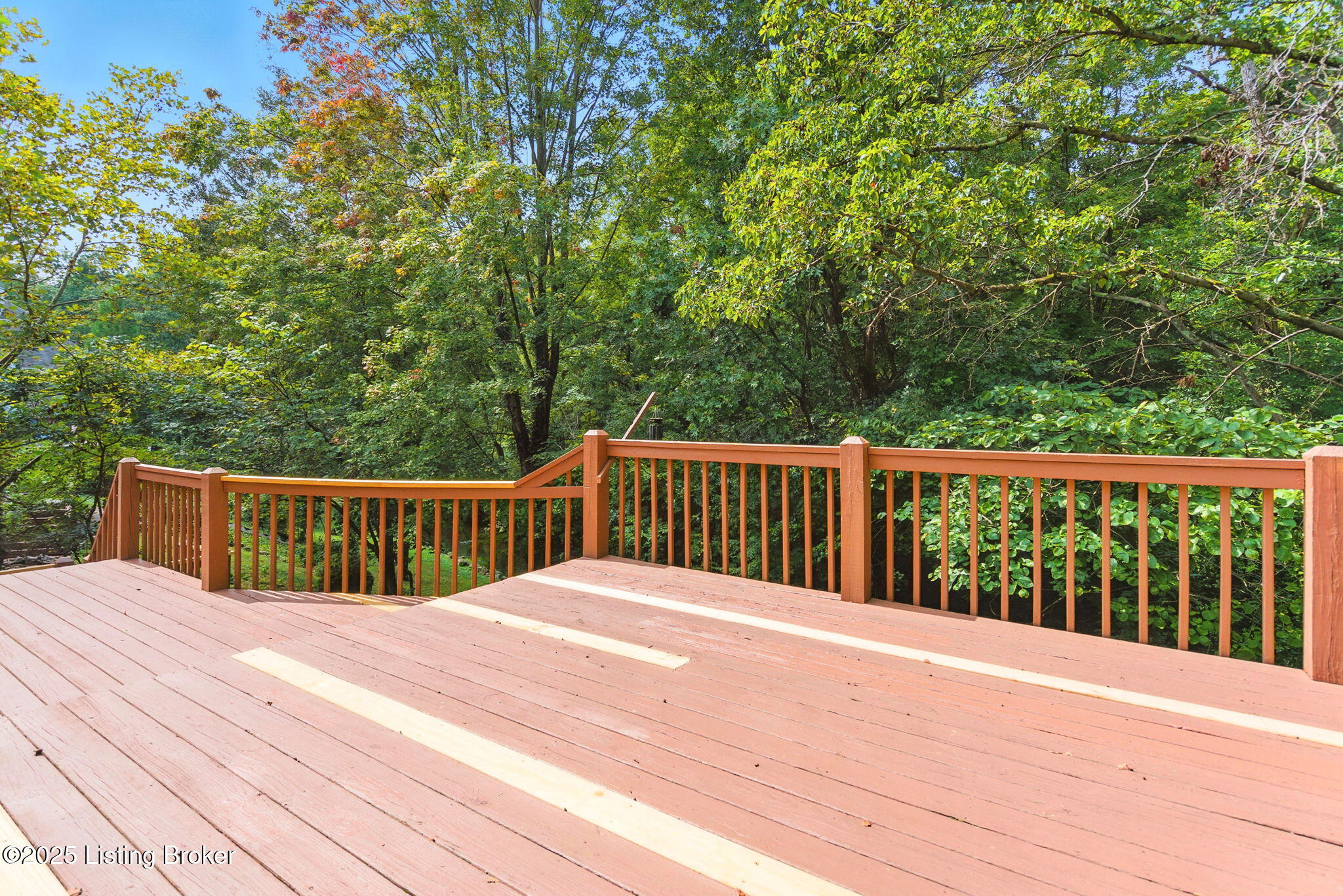 Prospect, Kentucky, 40059, United States, 4 Bedrooms Bedrooms, ,4 BathroomsBathrooms,Residential,For Sale,1941807