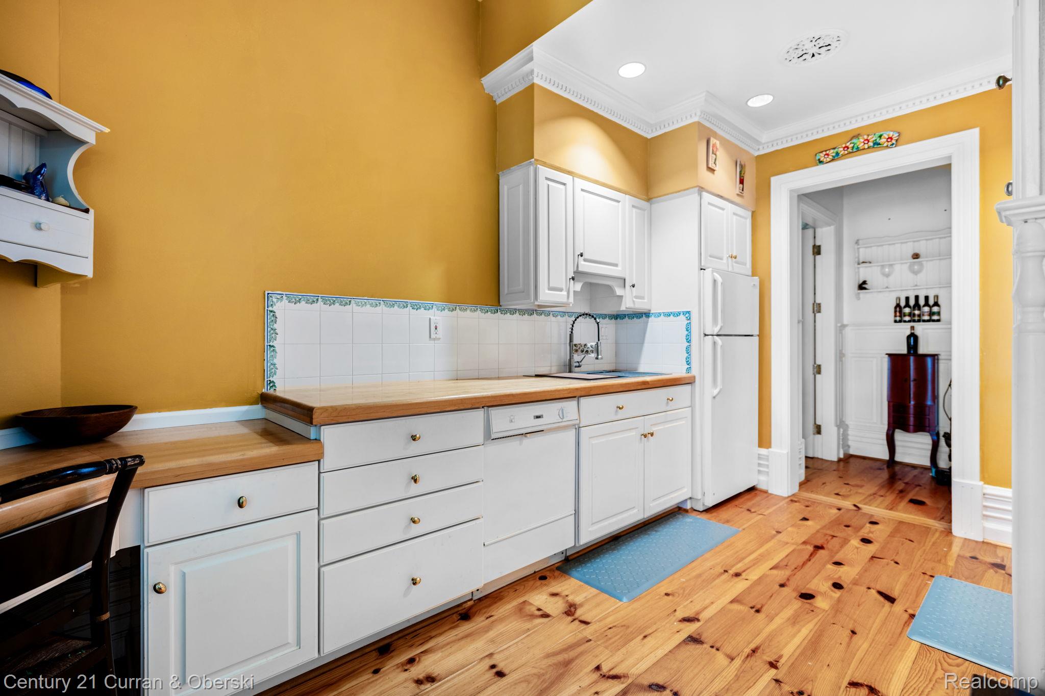 Mullett Township, Michigan, 49749, United States, 10 Bedrooms Bedrooms, ,14 BathroomsBathrooms,Residential,For Sale,1987359