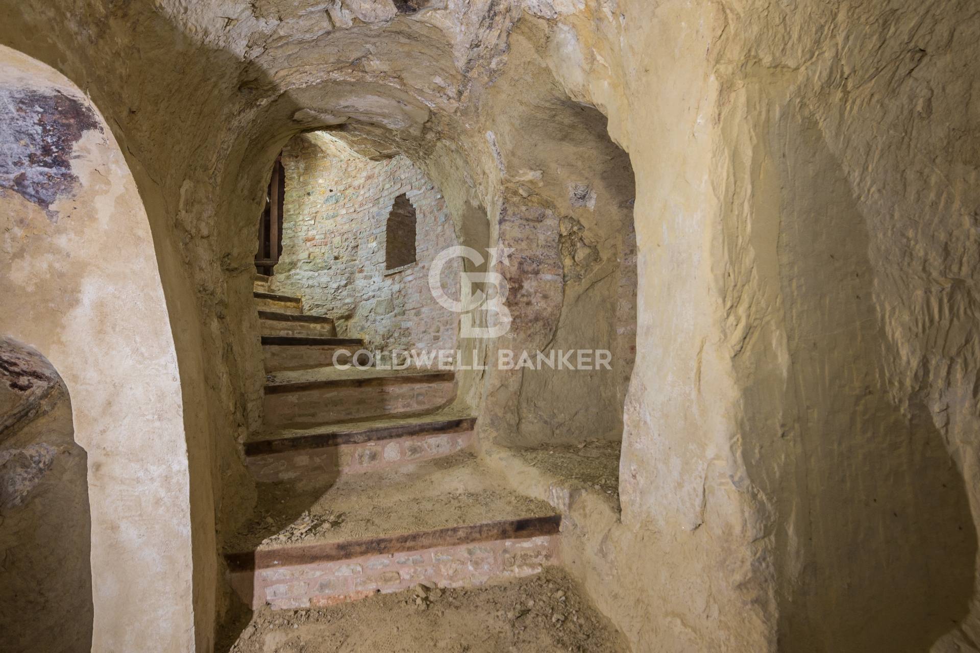 Mondaino, Rimini, 47040, IT, 10 Bedrooms Bedrooms, ,4 BathroomsBathrooms,Residential,For Sale,1890233