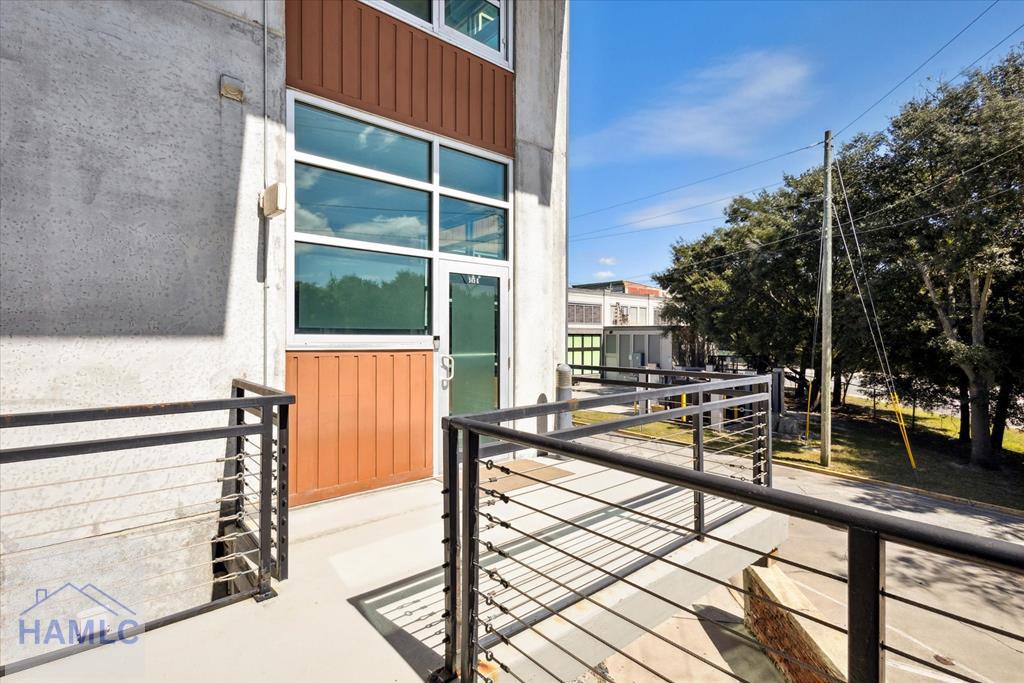 Savannah, Georgia, 31401, United States, 2 Bedrooms Bedrooms, ,3 BathroomsBathrooms,Residential,For Sale,1957679