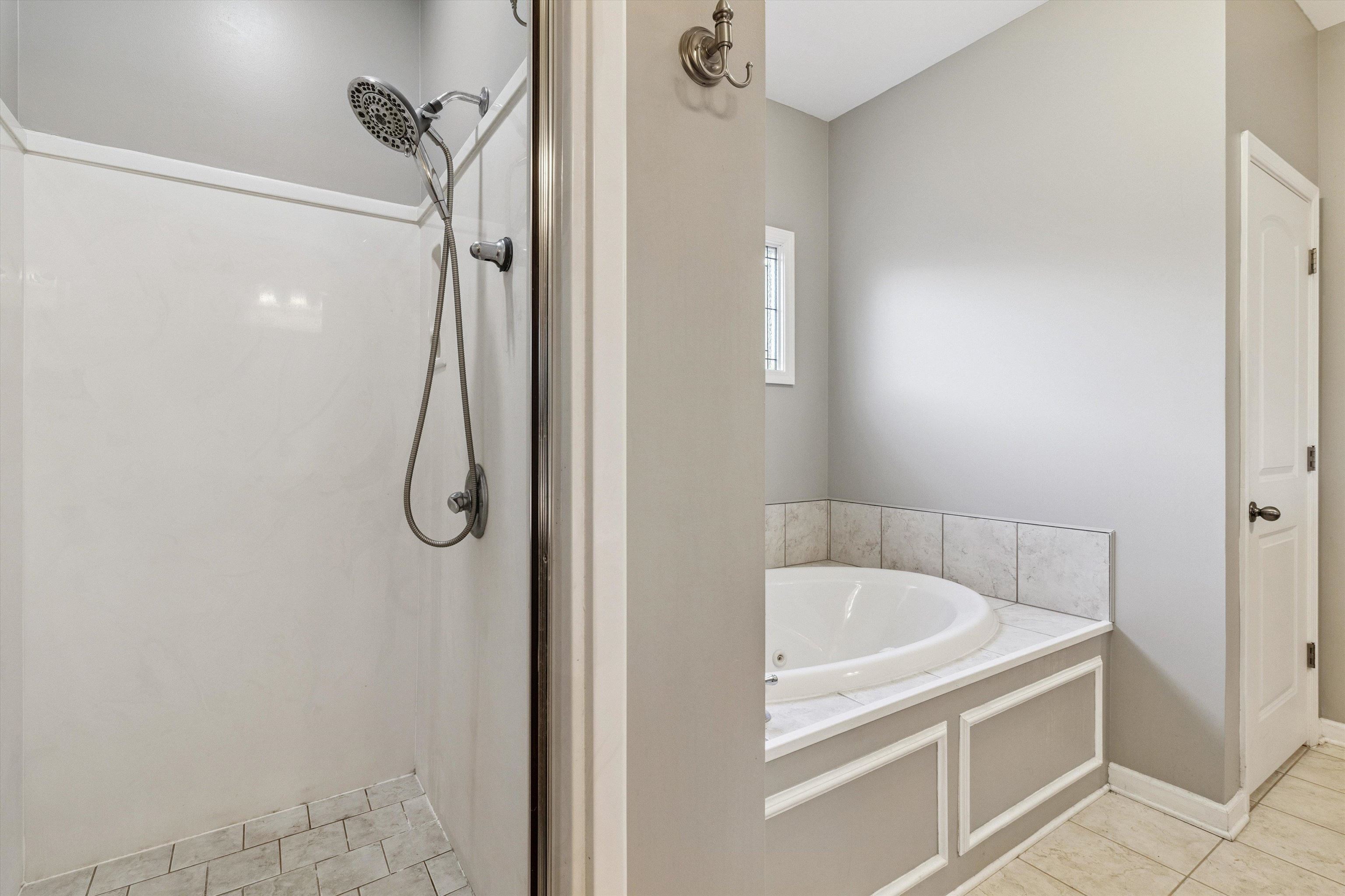 Collierville, Tennessee, 38017, United States, 5 Bedrooms Bedrooms, ,3 BathroomsBathrooms,Residential,For Sale,1907336