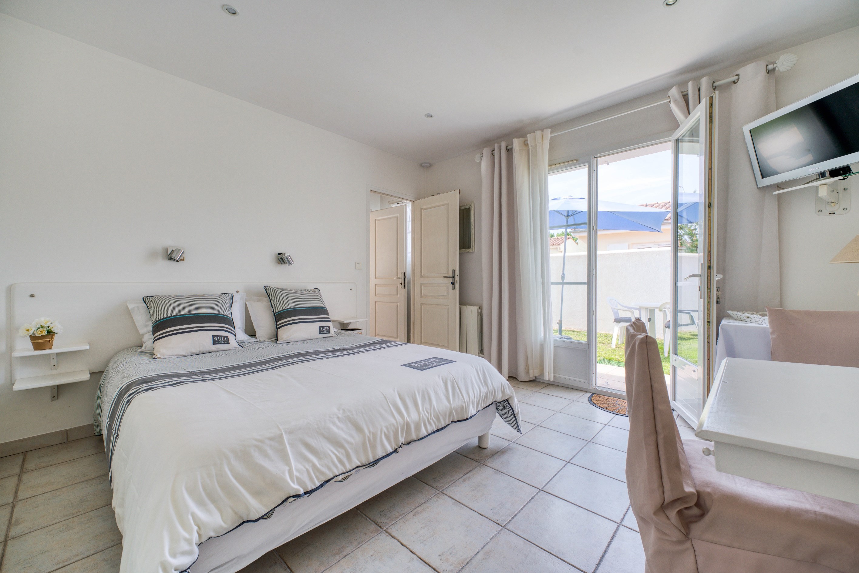  4 BEDROOM HOUSE IN THE HEART OF ST PIERRE D