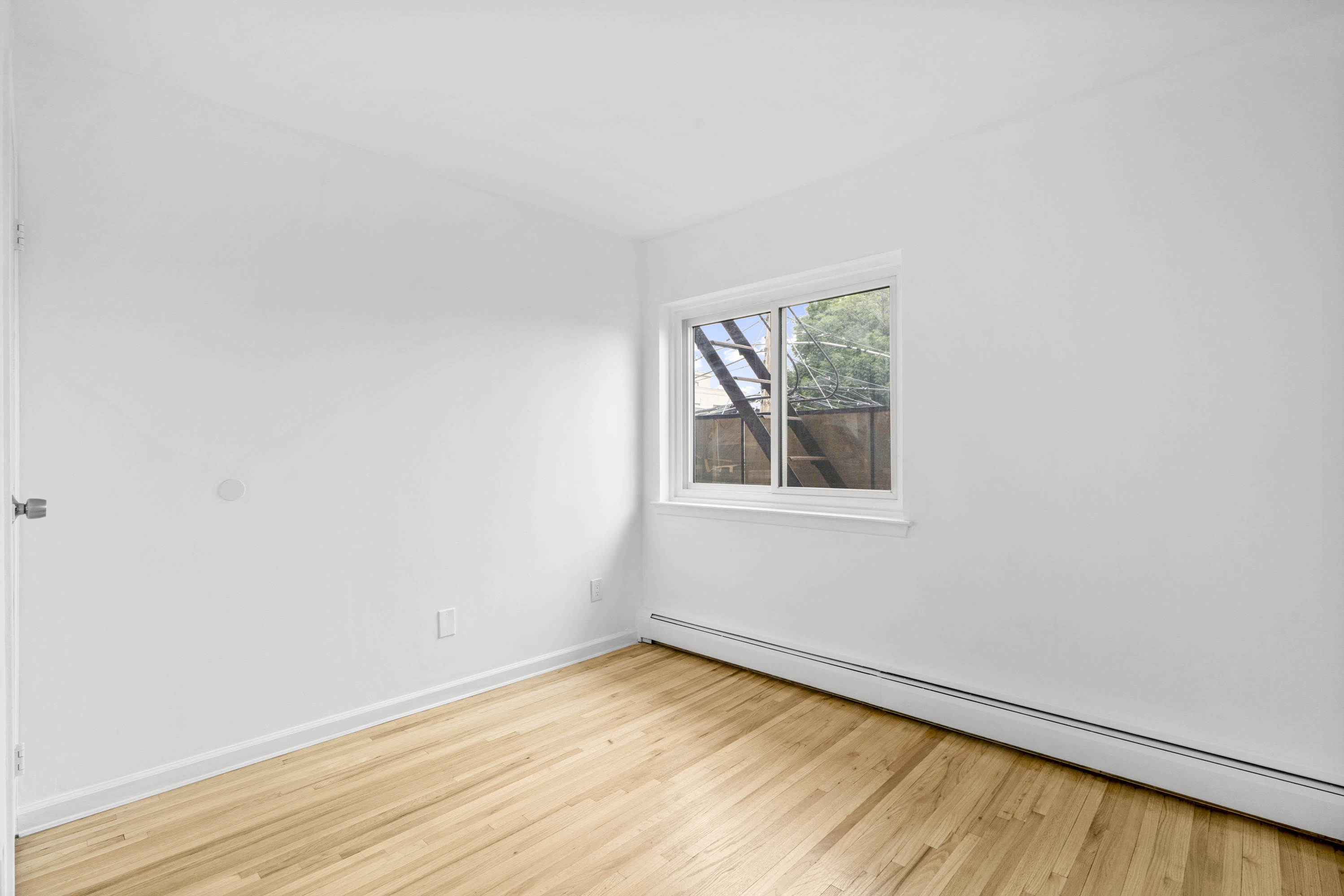  900 Midland Avenue - 物件實景