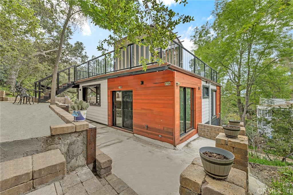 Woodland Hills, California, 91364, United States, 4 Bedrooms Bedrooms, ,2 BathroomsBathrooms,Residential,For Sale,1975100