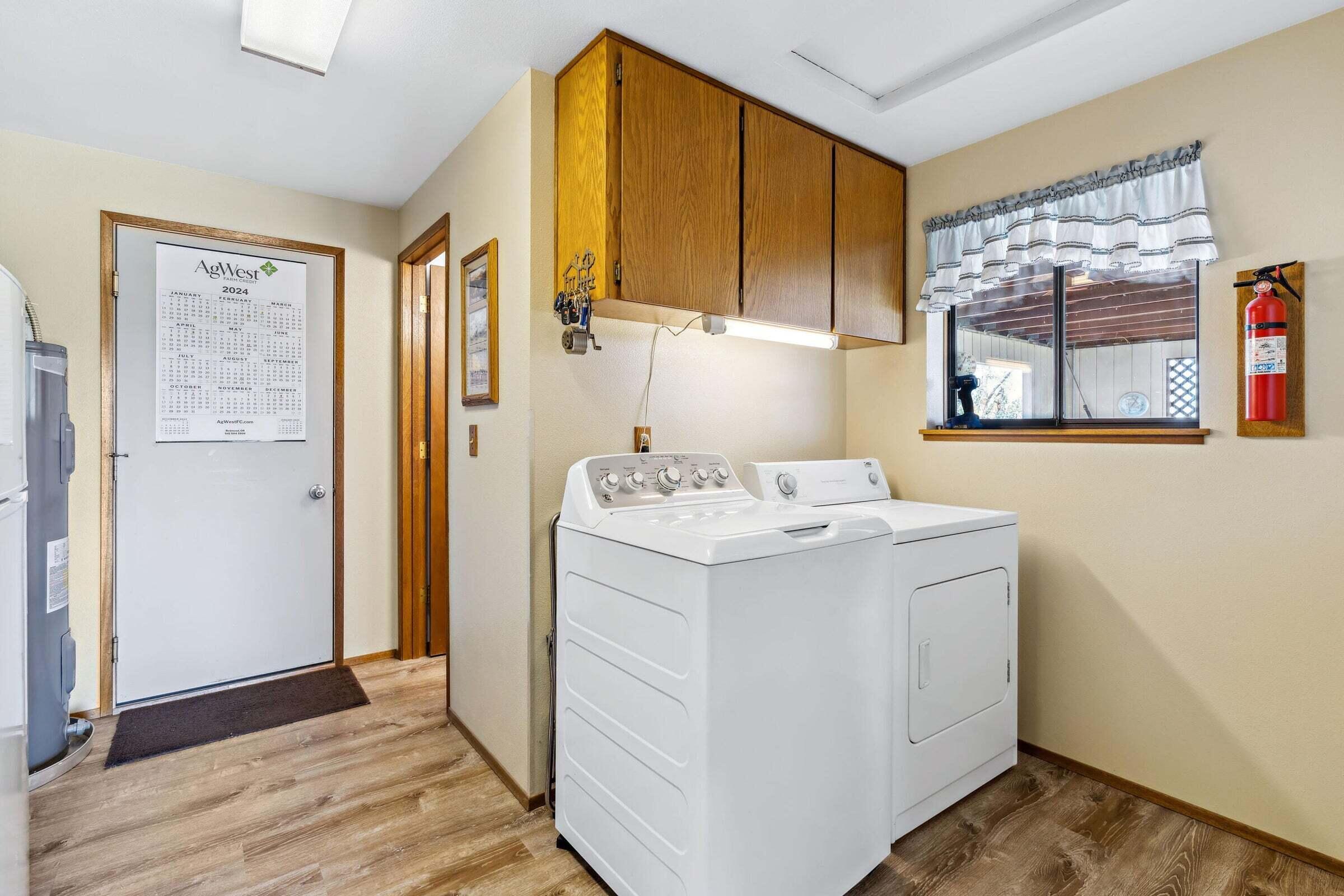 Powell Butte, Oregon, 97753, United States, 3 Bedrooms Bedrooms, ,1 BathroomBathrooms,Residential,For Sale,1770656