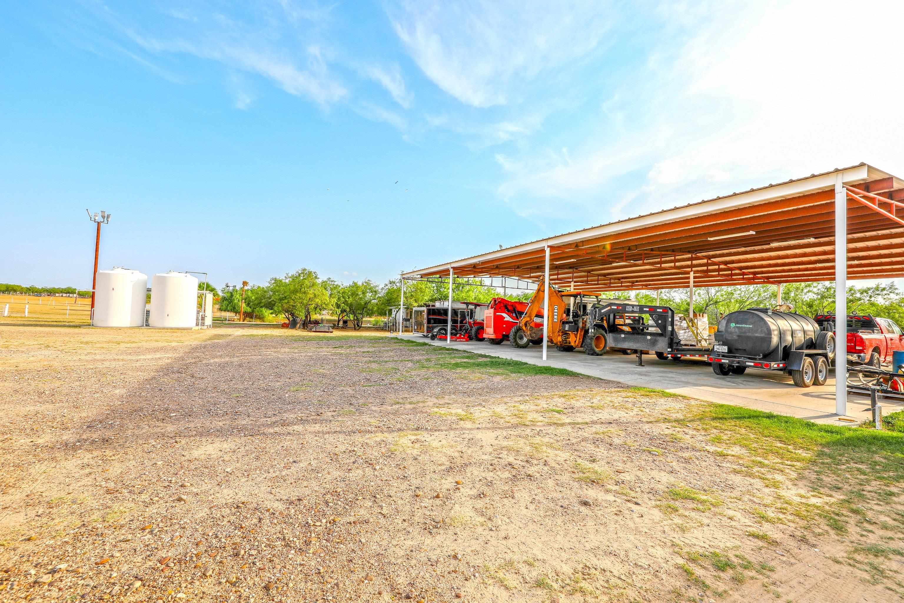 LAREDO, Texas, 78046, United States, 3 Bedrooms Bedrooms, ,4 BathroomsBathrooms,Residential,For Sale,1848774