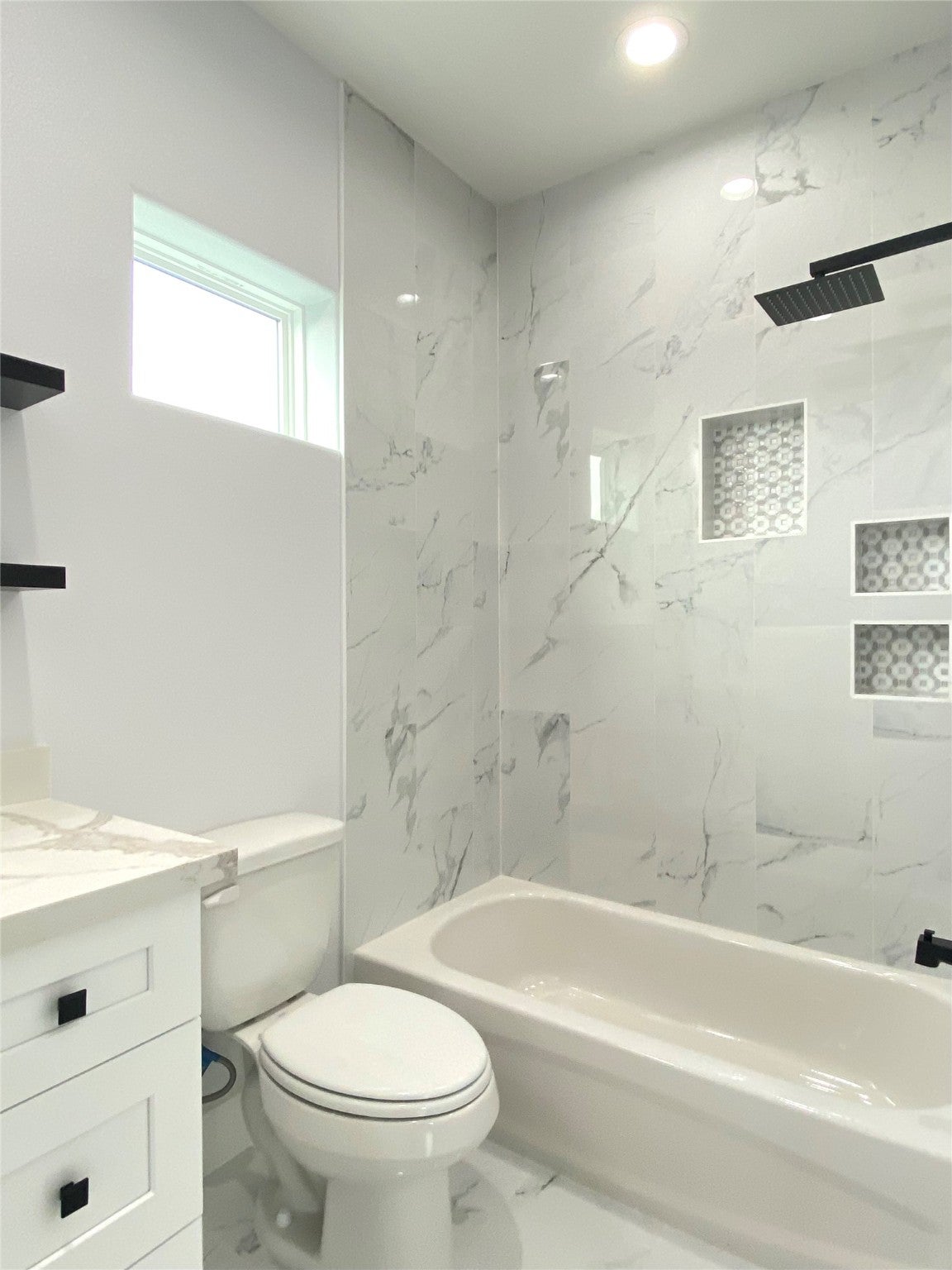 1102 36th Street, Galveston, Texas, 77550, United States, 3 Bedrooms Bedrooms, ,4 BathroomsBathrooms,Residential,For Sale,1102 36th Street,1539890