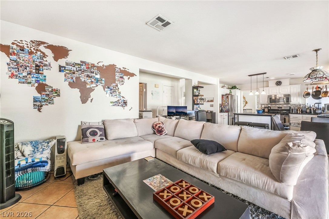 Henderson, Nevada, 89014, United States, 4 Bedrooms Bedrooms, ,3 BathroomsBathrooms,Residential,For Sale,2028376