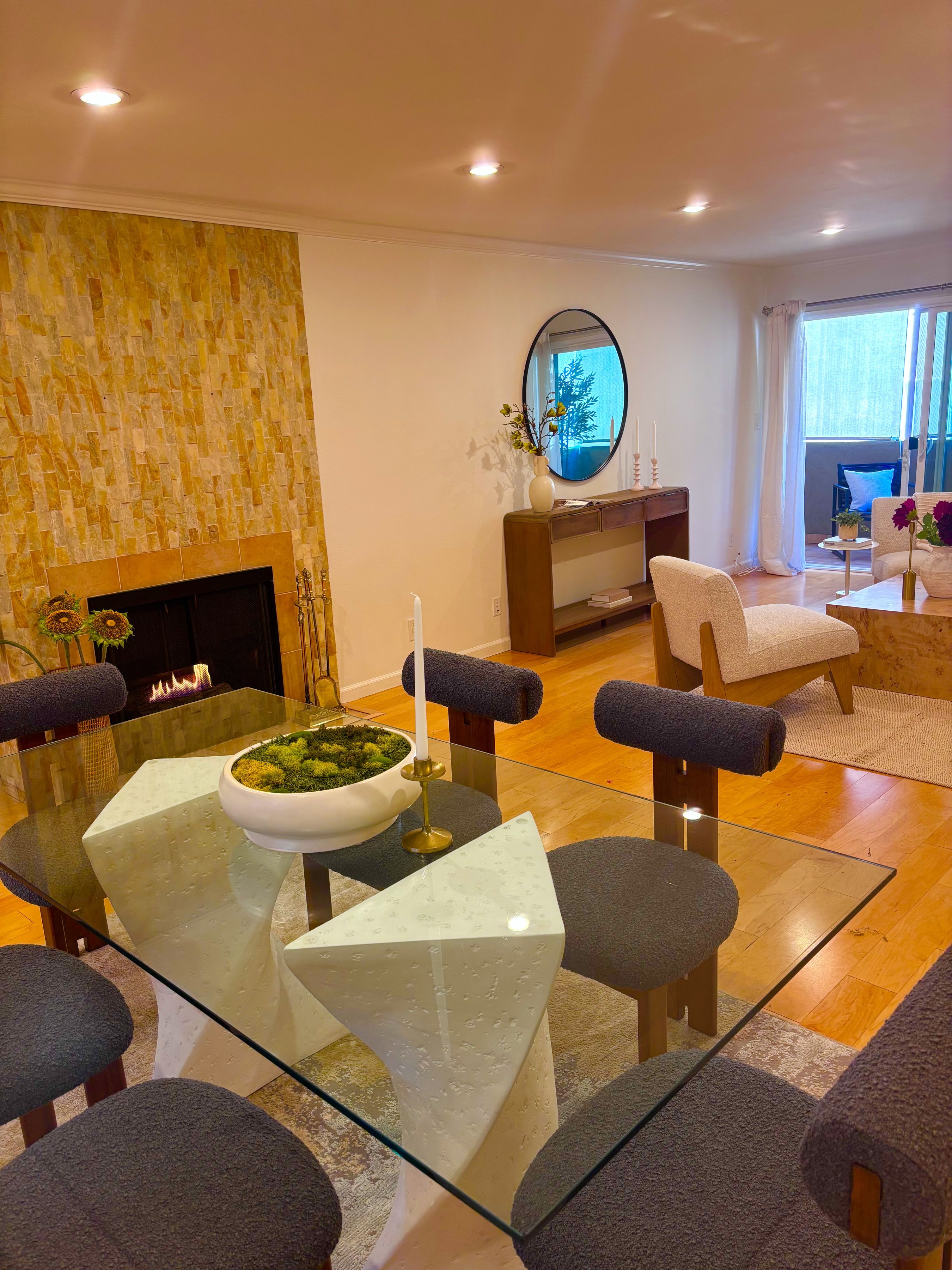  2320 S Bentley Ave - 物件實景