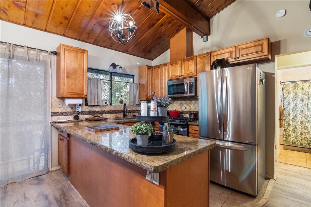 Idyllwild, California, 92549, United States, 3 Bedrooms Bedrooms, ,2 BathroomsBathrooms,Residential,For Sale,1728883