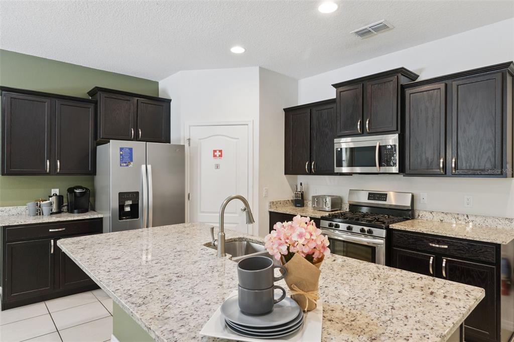 Davenport, Florida, 33837, United States, 6 Bedrooms Bedrooms, ,5 BathroomsBathrooms,Residential,For Sale,1955201