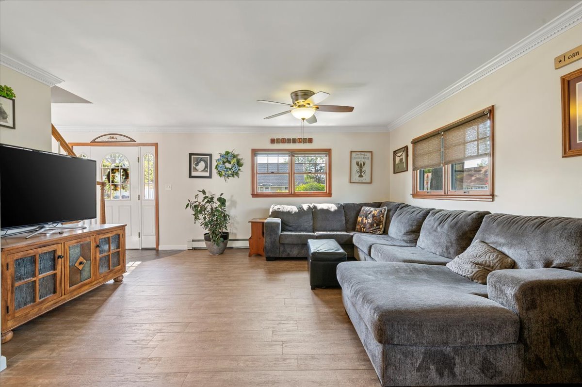Bethpage, New York, 11714, United States, 3 Bedrooms Bedrooms, ,2 BathroomsBathrooms,Residential,For Sale,1916288