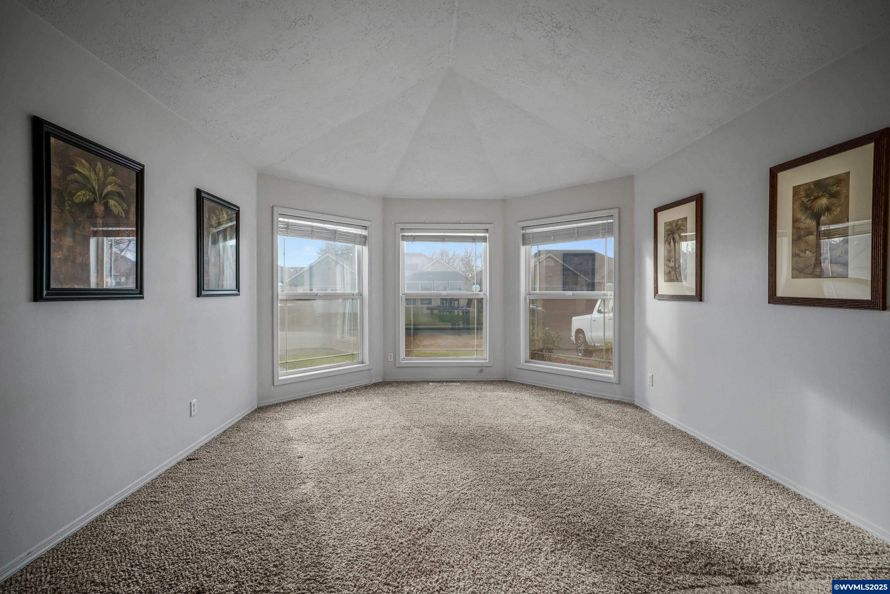 Keizer, Oregon, 97303, United States, 3 Bedrooms Bedrooms, ,2 BathroomsBathrooms,Residential,For Sale,1995738