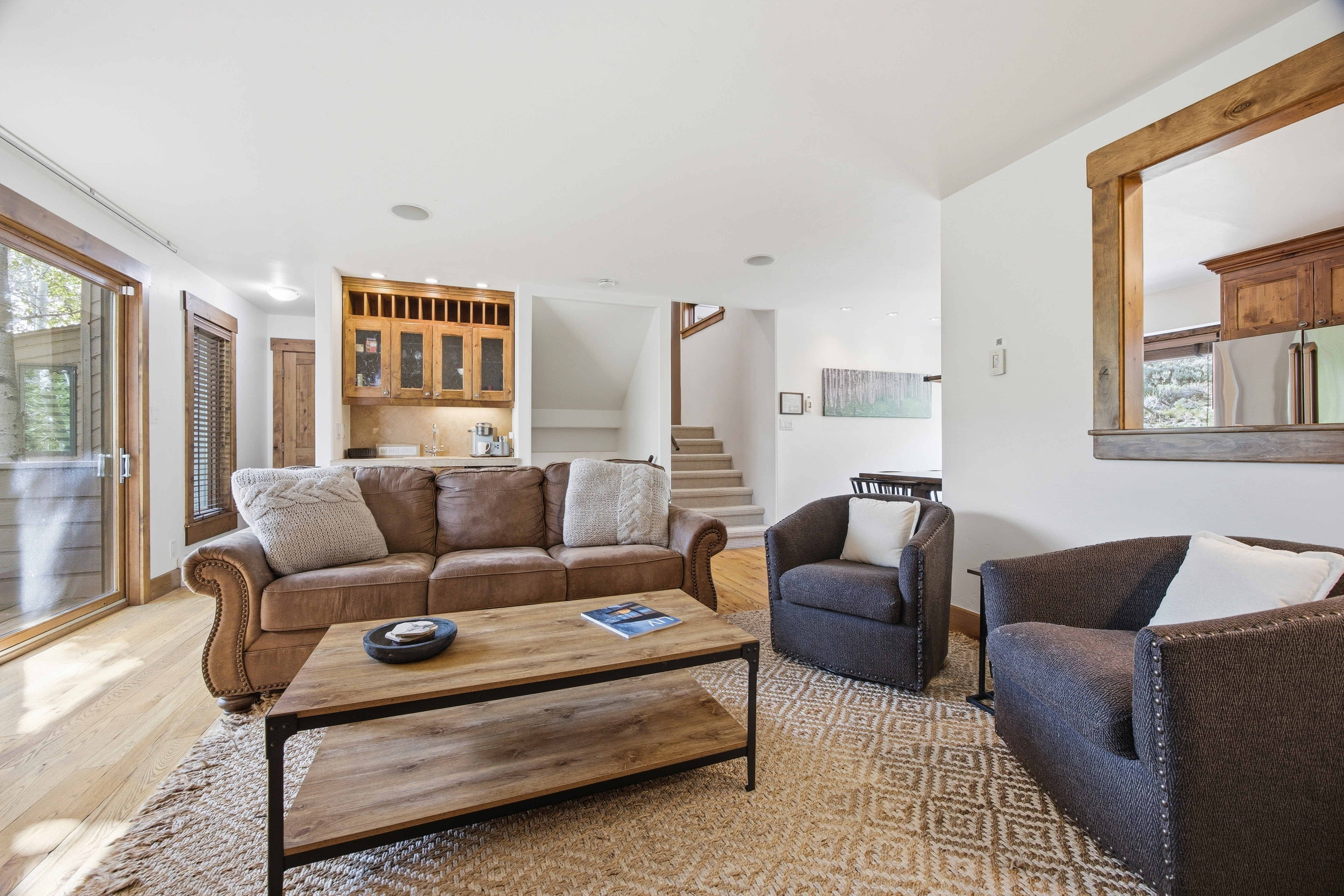  Mountain Comfort Tucked into a Serene Hillside Setting in the Heart of Avon - 物件實景