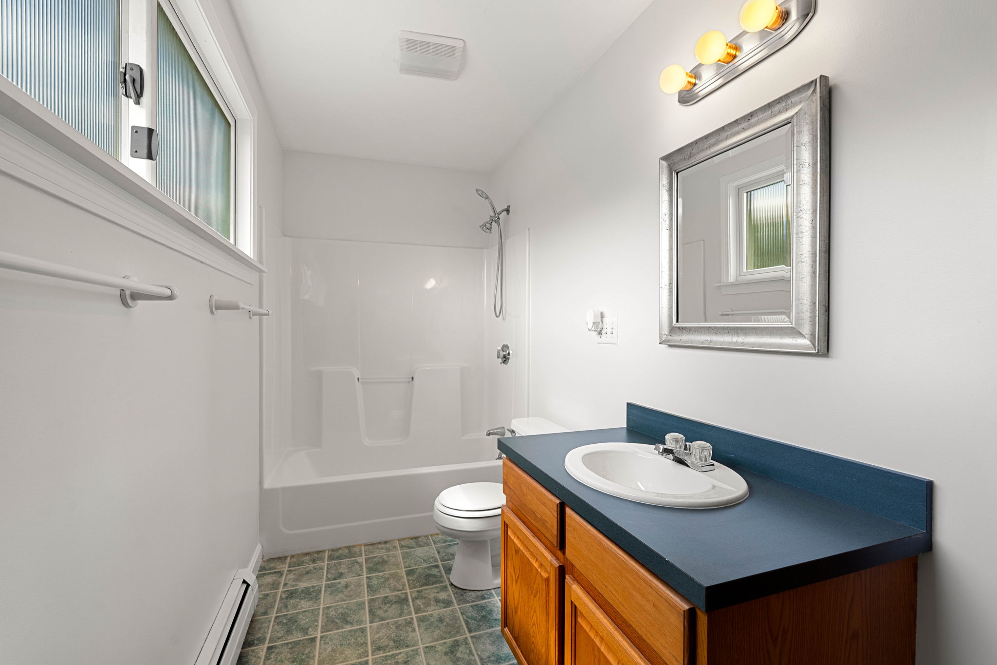  16 Patricia Drive, Oxford, MA, 01537 - 物件實景