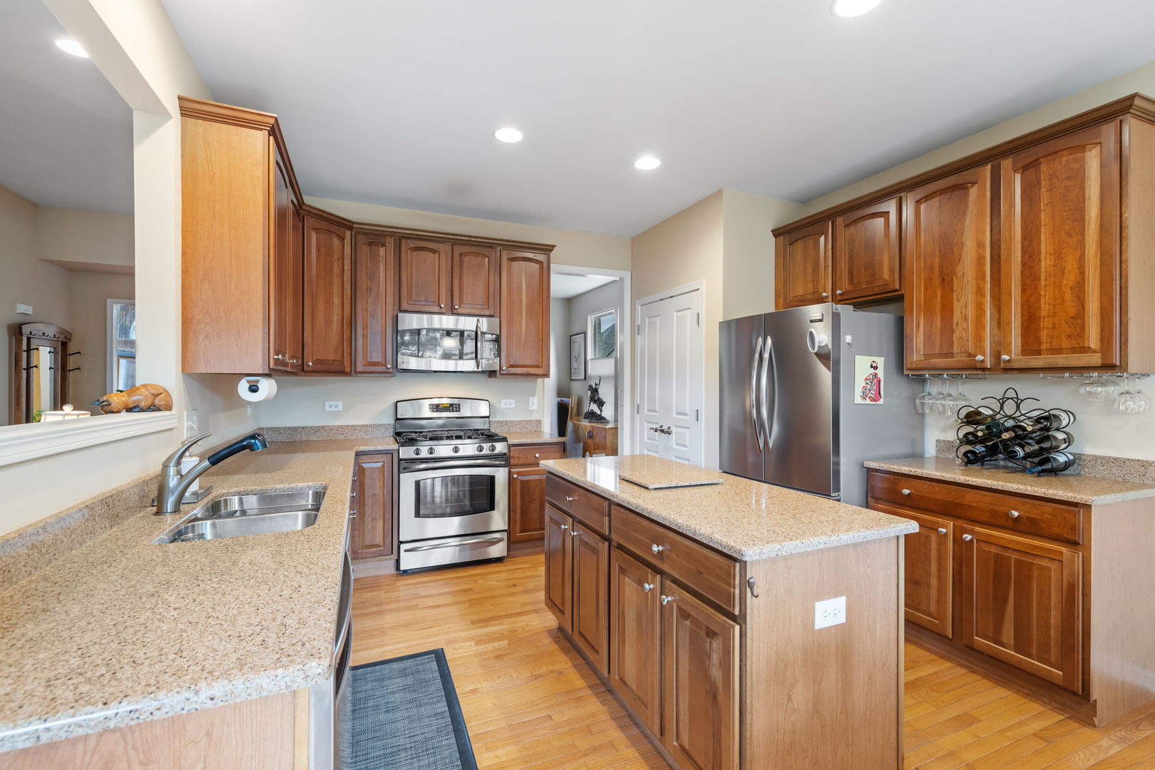 Orland Park, Illinois, 60462, United States, 2 Bedrooms Bedrooms, ,2 BathroomsBathrooms,Residential,For Sale,1941007