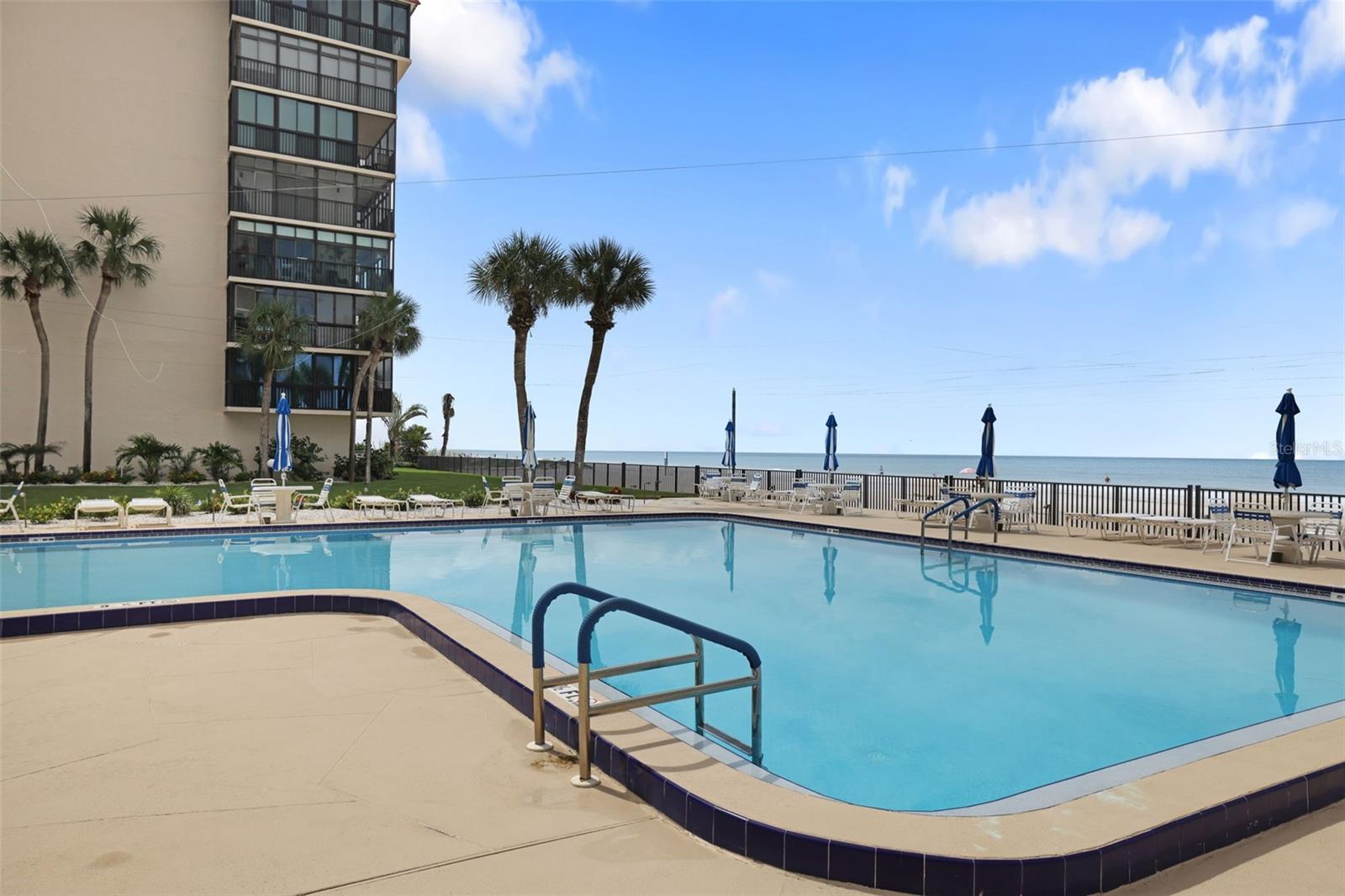 Redington Shores, Florida, 33708, United States, 2 Bedrooms Bedrooms, ,2 BathroomsBathrooms,Residential,For Sale,1979390