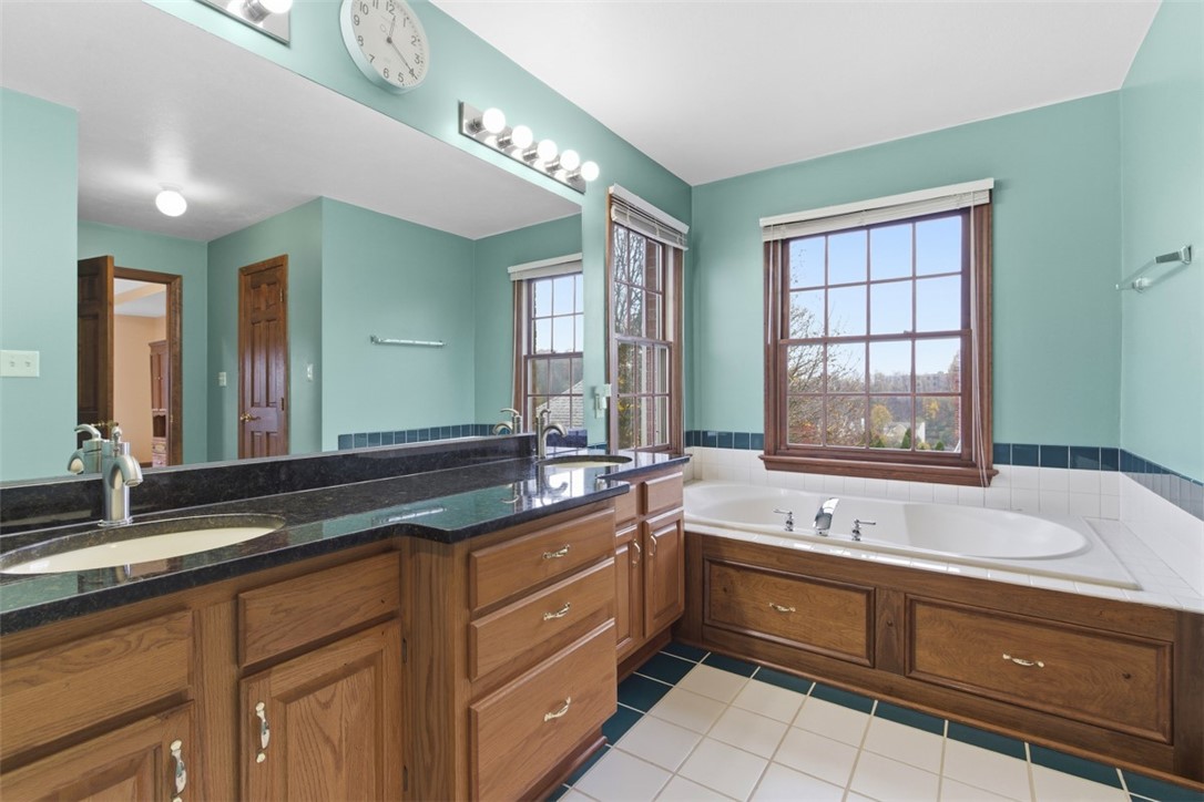 Robinson Twp, Pennsylvania, 15136, United States, 4 Bedrooms Bedrooms, ,4 BathroomsBathrooms,Residential,For Sale,1992157