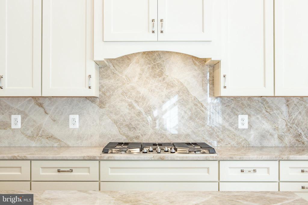 Oak Hill, Virginia, 20171, United States, 1 Bedroom Bedrooms, ,2 BathroomsBathrooms,Residential,For Sale,1984507