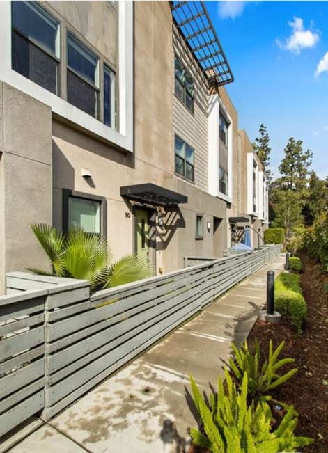 Los Angeles, California, 90065, United States, 3 Bedrooms Bedrooms, ,4 BathroomsBathrooms,Residential,For Sale,2008498