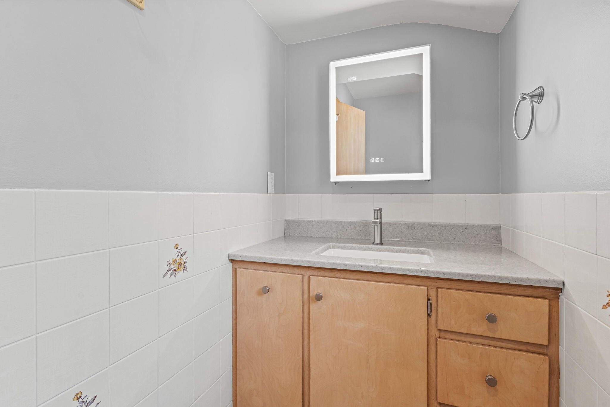 Fennville, Michigan, 49408, United States, 3 Bedrooms Bedrooms, ,2 BathroomsBathrooms,Residential,For Sale,2027985