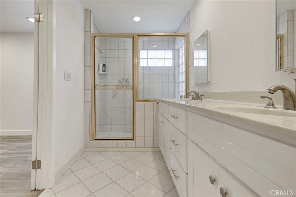 Chatsworth, California, 91311, United States, 3 Bedrooms Bedrooms, ,3 BathroomsBathrooms,Residential,For Sale,1998886