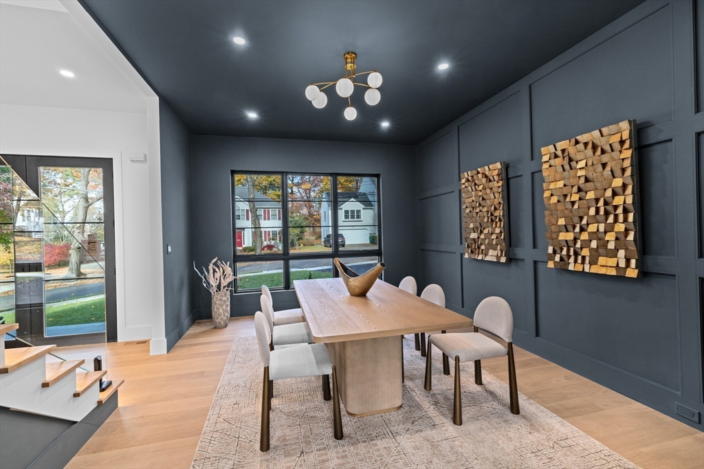 Newton, Massachusetts, 02461, United States, 7 Bedrooms Bedrooms, ,8 BathroomsBathrooms,Residential,For Sale,1995723