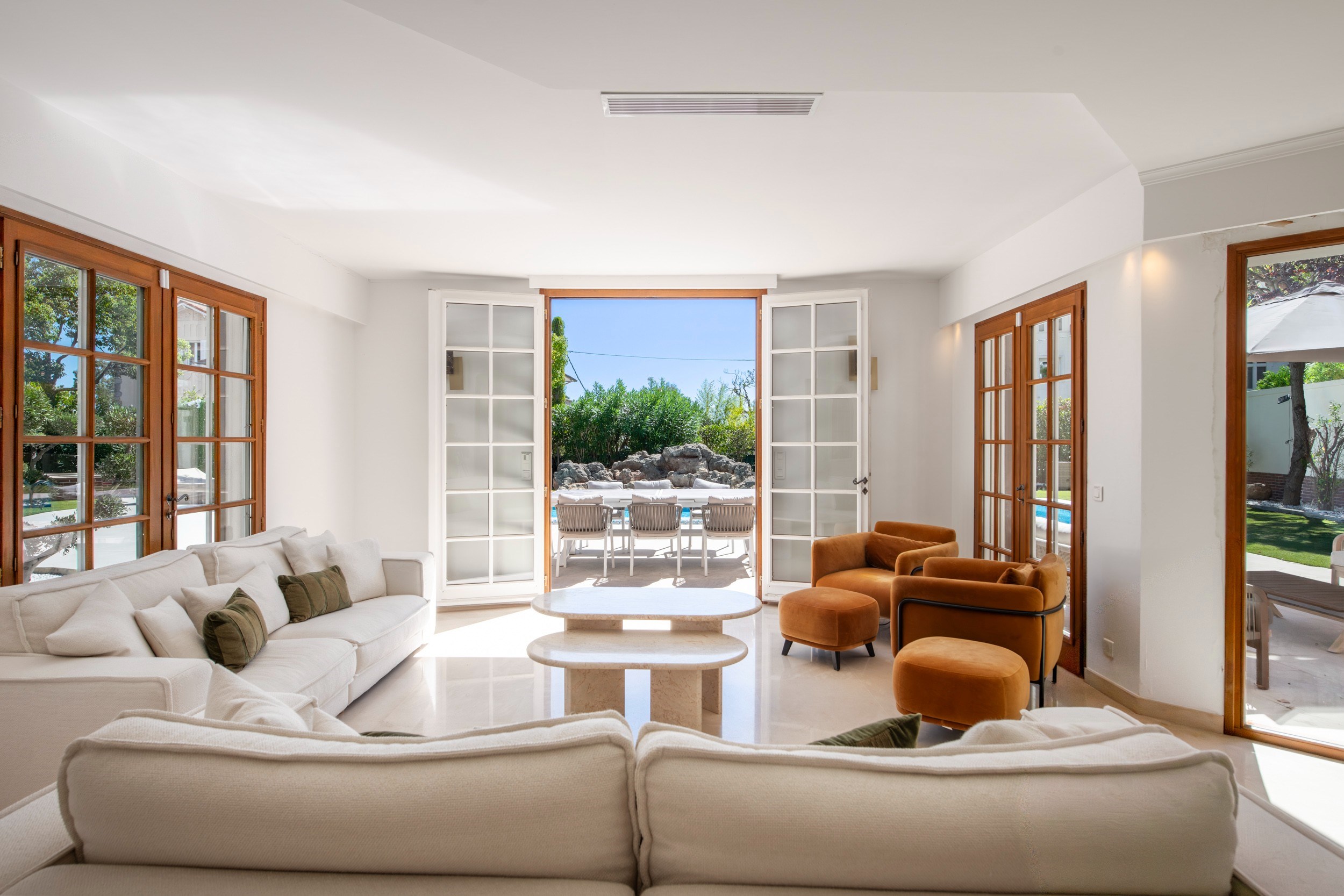  Cannes La Californie, six bedroom neo Norman residence with swimming pool - 物件實景