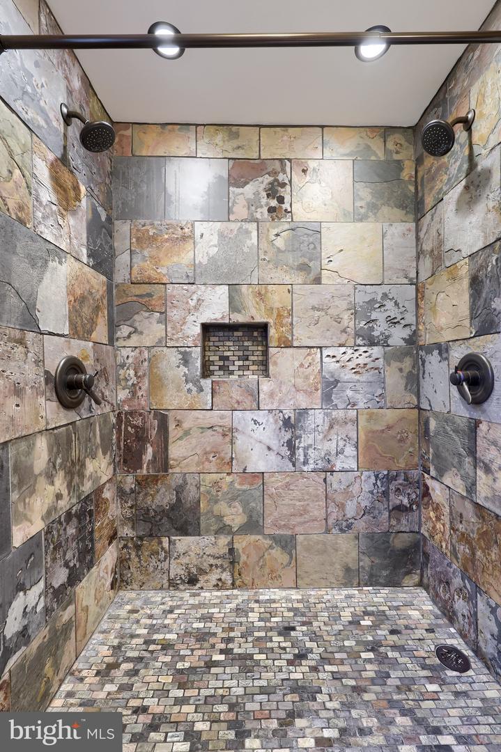 Lancaster, Pennsylvania, 17601, United States, 4 Bedrooms Bedrooms, ,3 BathroomsBathrooms,Residential,For Sale,1999084