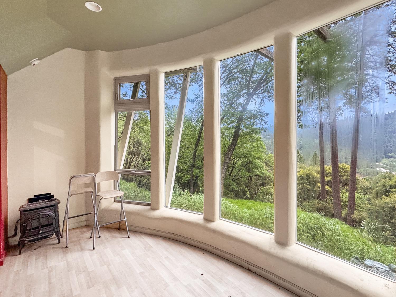 Grass Valley, California, 95949, United States, 3 Bedrooms Bedrooms, ,4 BathroomsBathrooms,Residential,For Sale,1920677