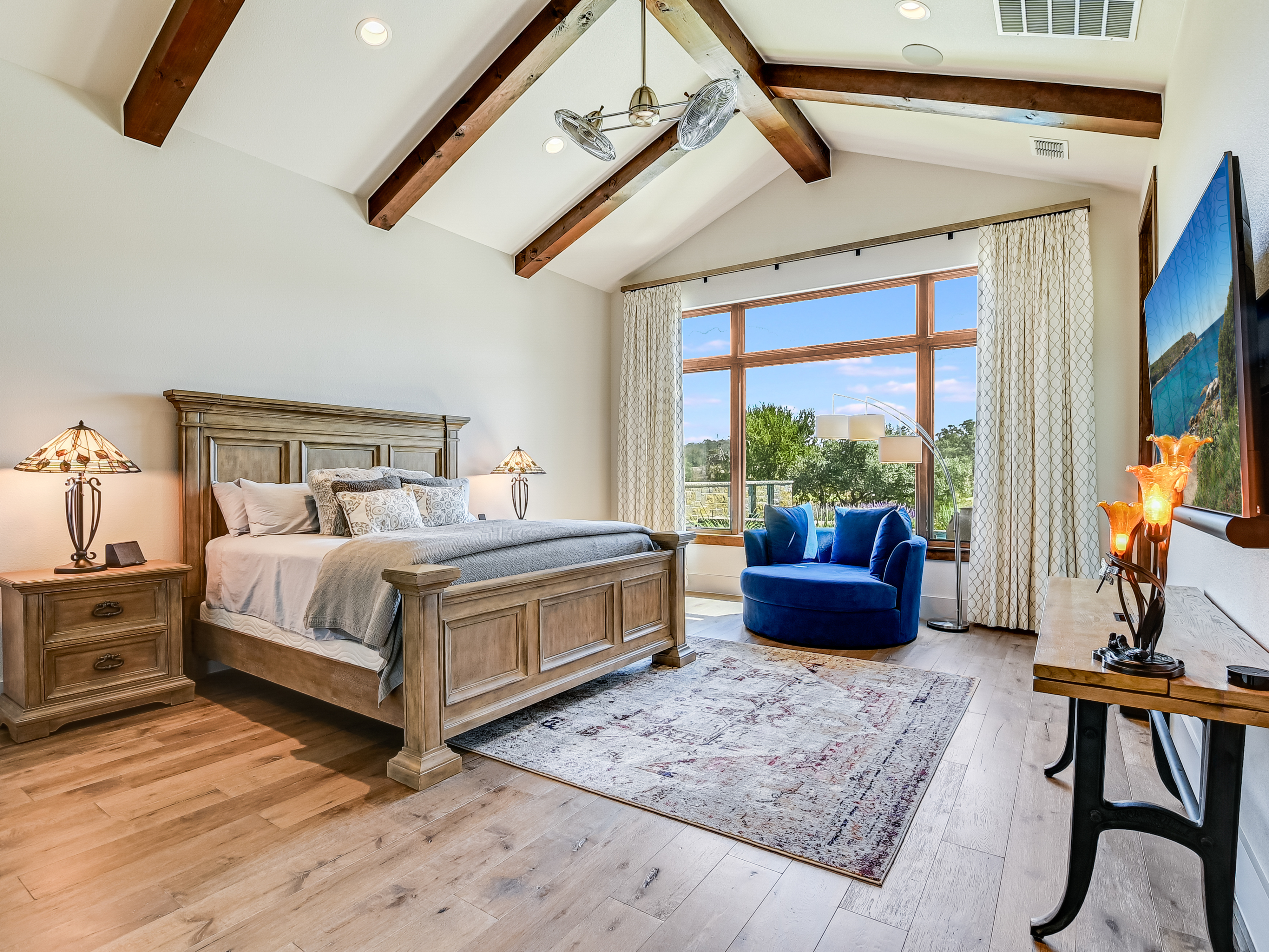  Refined Hill Country LIving - 物件實景