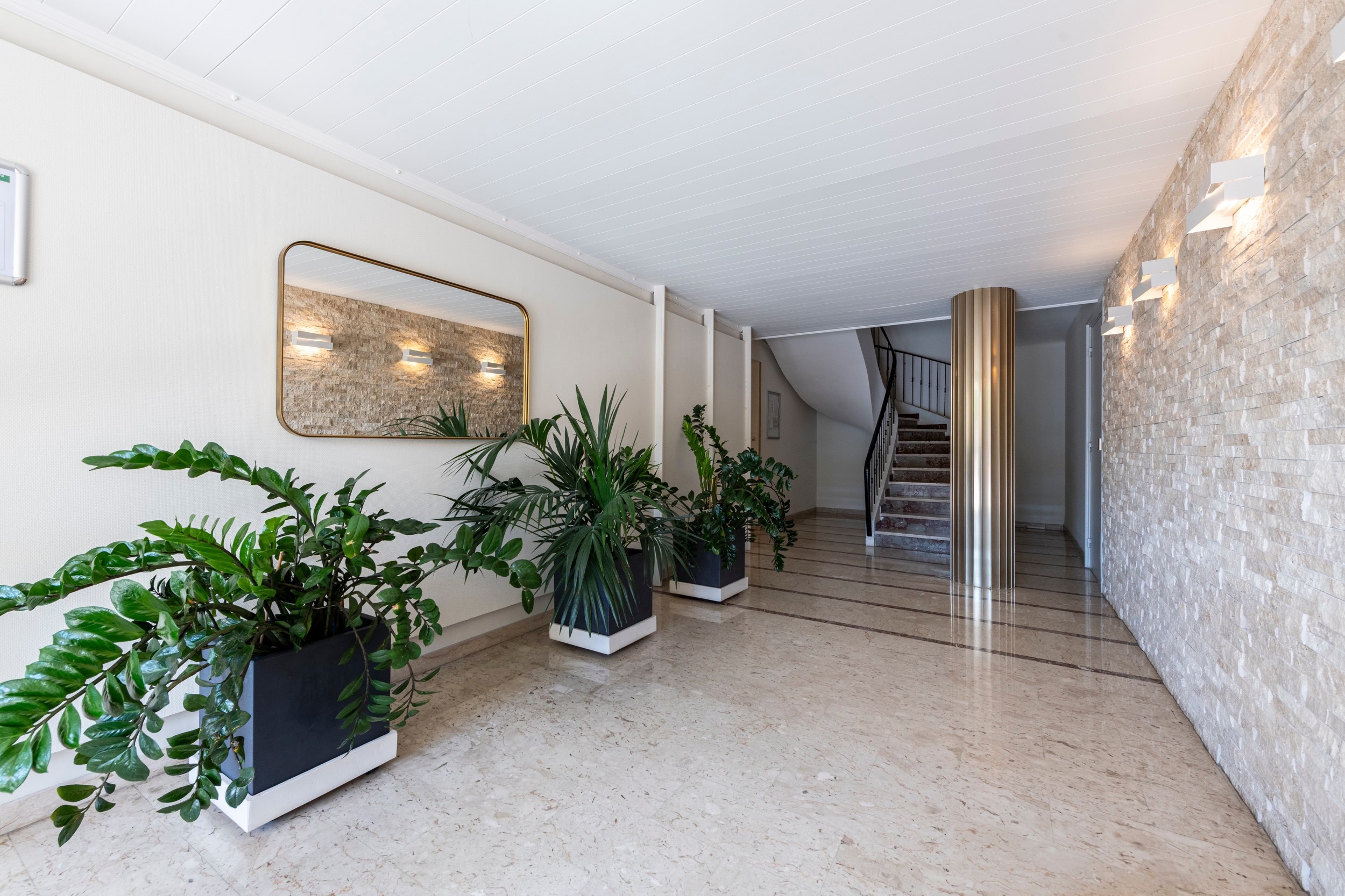  Parc Impérial - Exclusive listing: renovated 2-bed apartment with terrace and v… - 物件實景