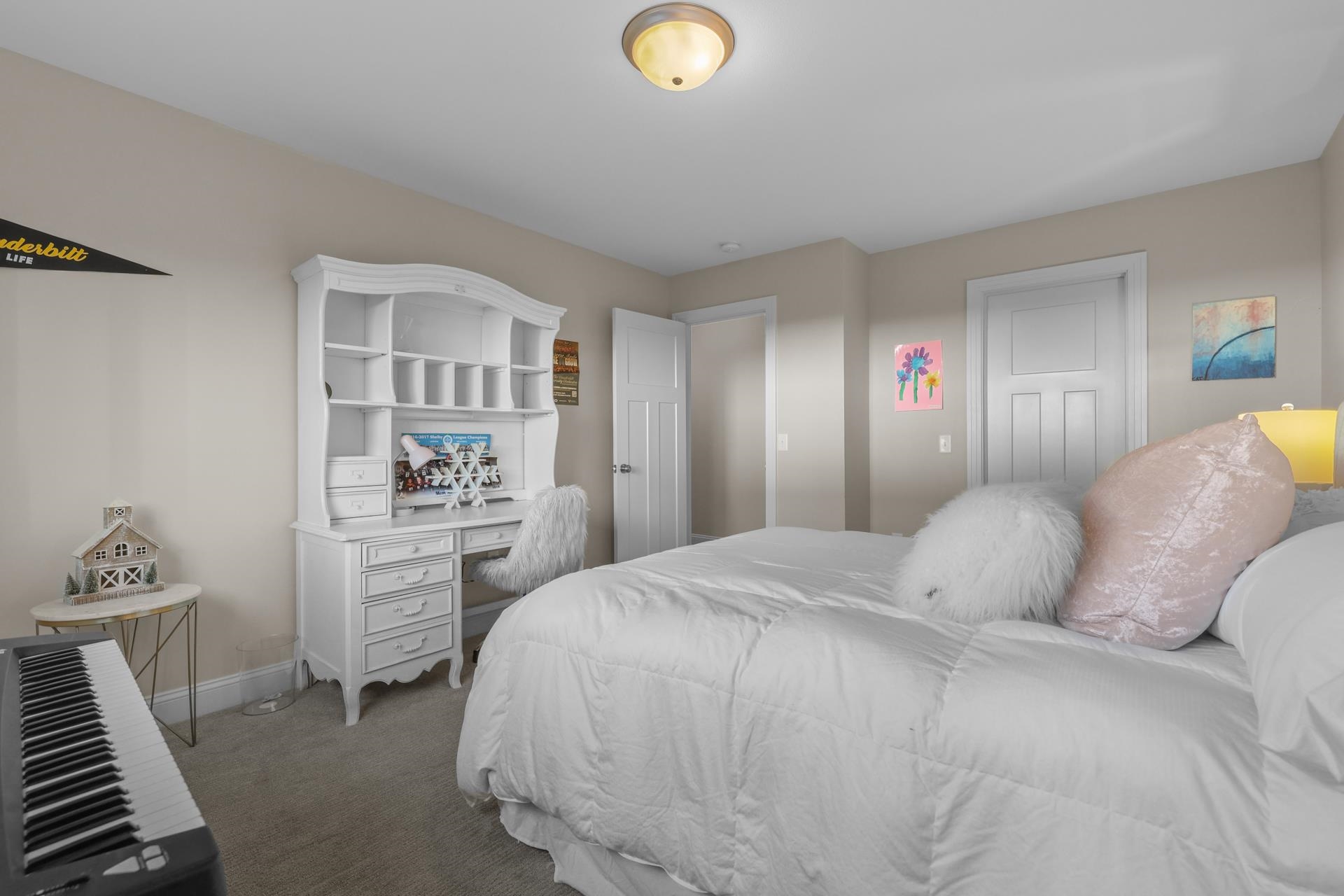 Minot, North Dakota, 58701, United States, 4 Bedrooms Bedrooms, ,3 BathroomsBathrooms,Residential,For Sale,1980886