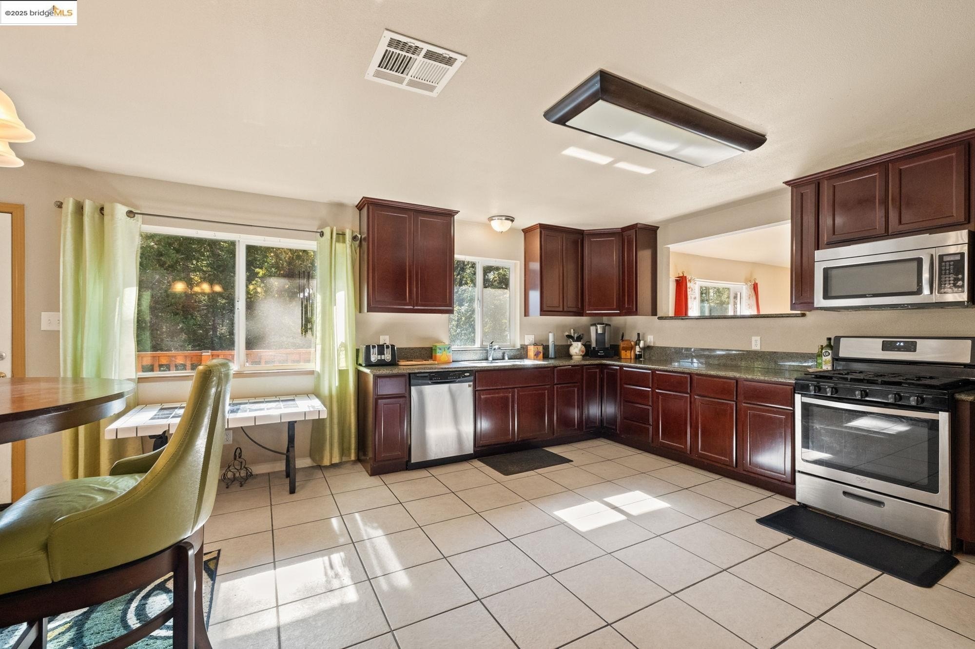 Sonora, California, 95370, United States, 5 Bedrooms Bedrooms, ,3 BathroomsBathrooms,Residential,For Sale,1979113