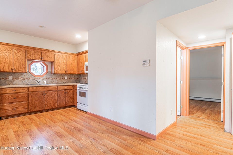 Saugerties, New York, 12477, United States, 4 Bedrooms Bedrooms, ,4 BathroomsBathrooms,Residential,For Sale,1928425