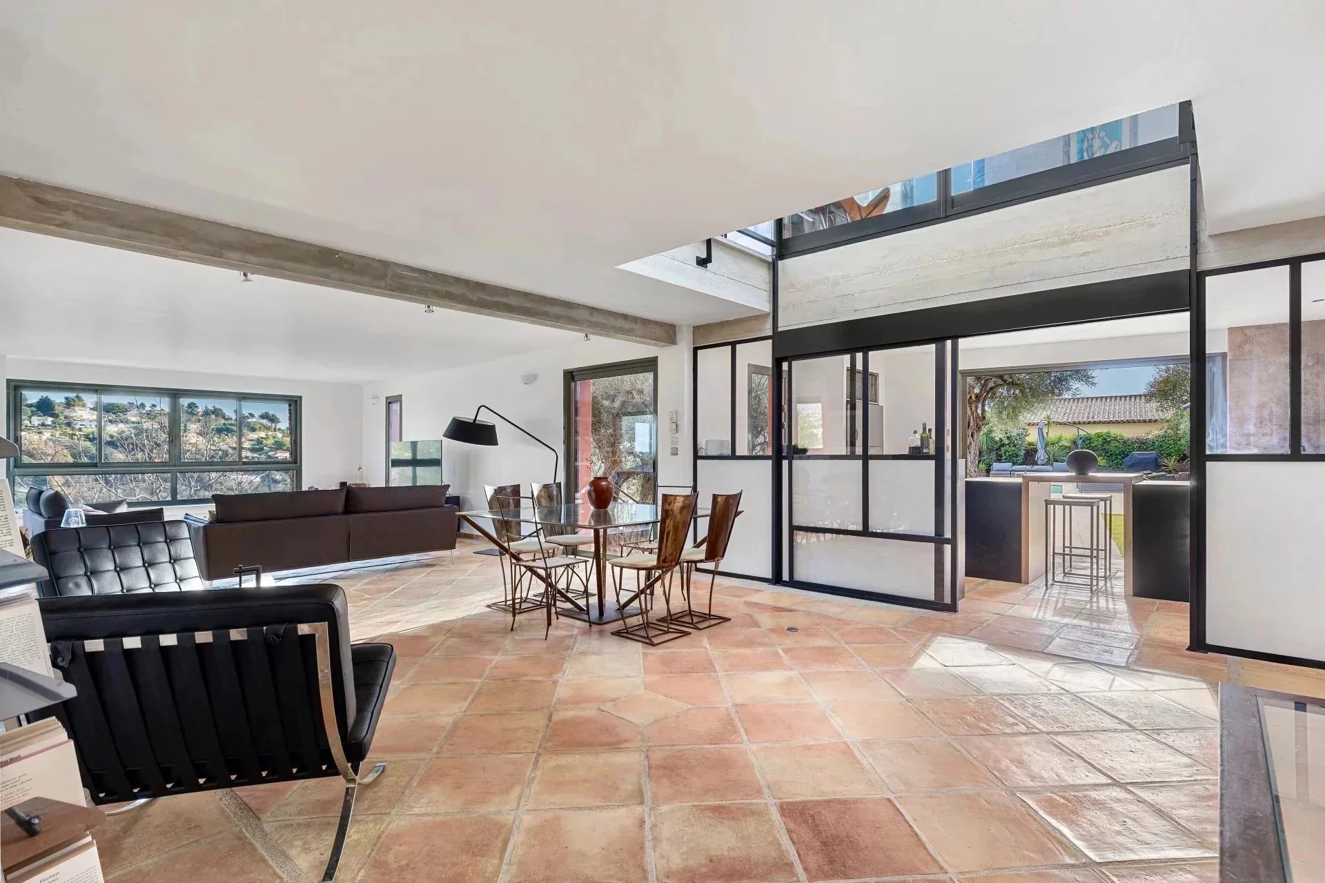 Vence, Provence-Alpes-Côte d’Azur, 06140, FR, 3 Bedrooms Bedrooms, ,6 BathroomsBathrooms,Residential,For Sale,1995667