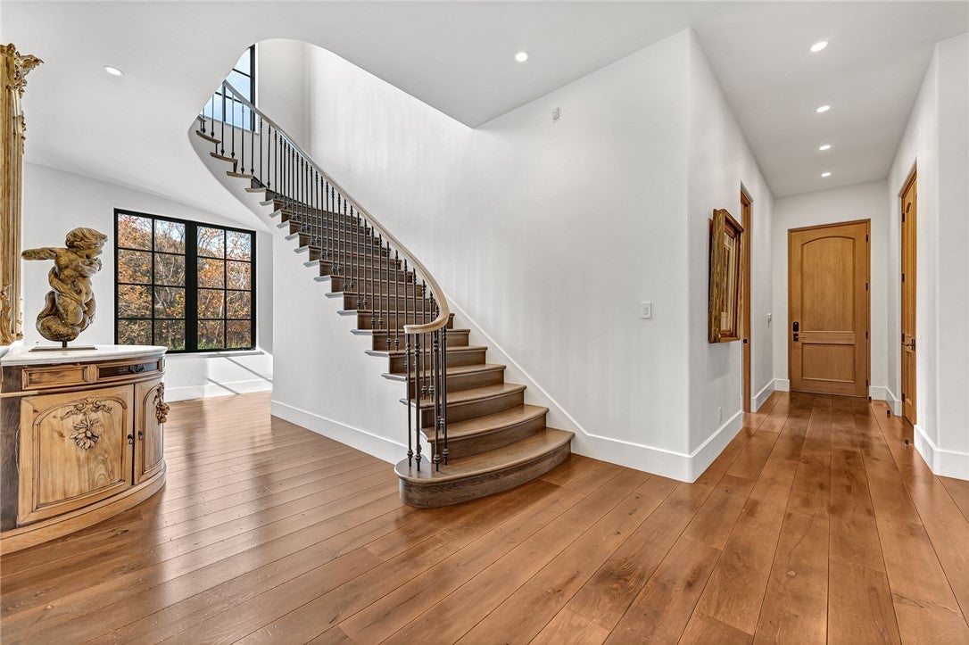 Fayetteville, Arkansas, 72704, United States, 4 Bedrooms Bedrooms, ,5 BathroomsBathrooms,Residential,For Sale,1993299