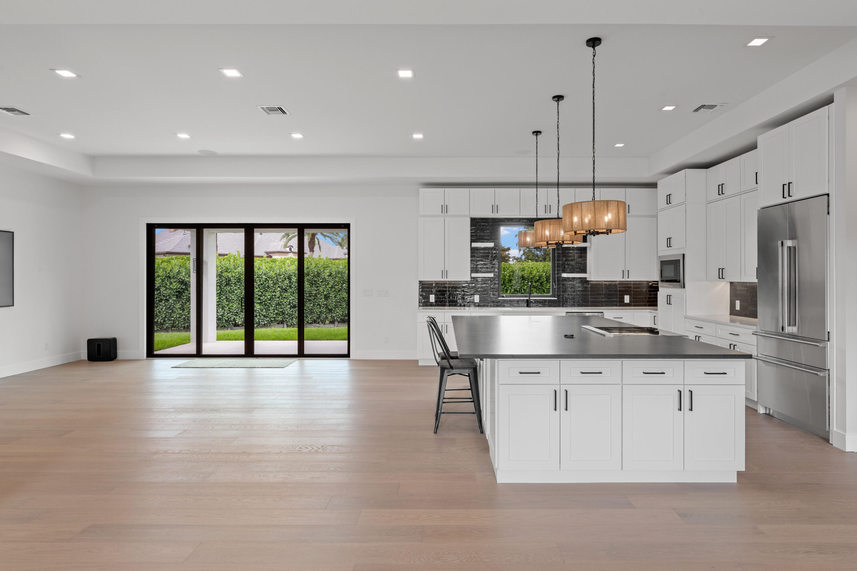  3585 Aiken Court - 物件實景