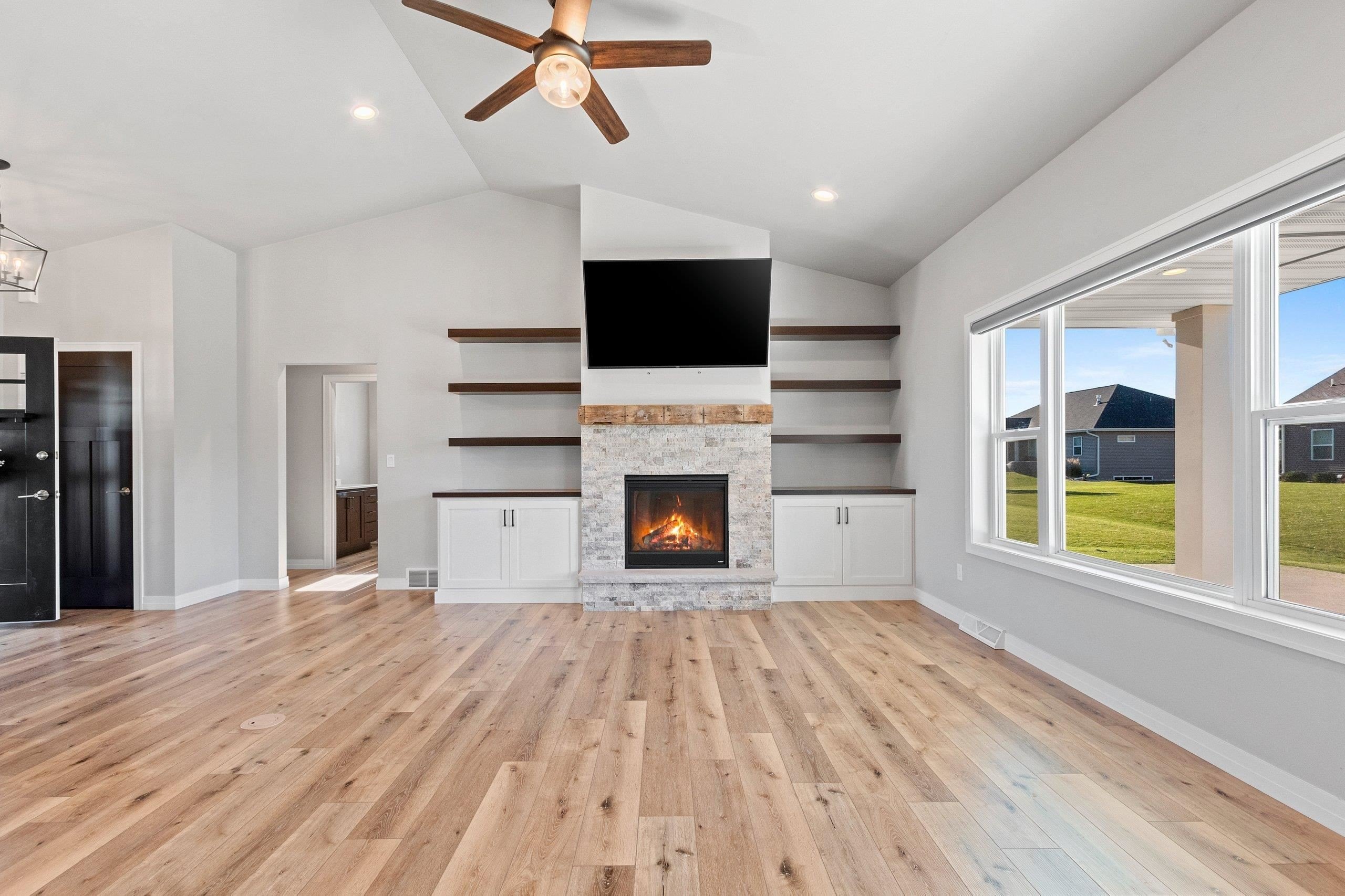 DE PERE, Wisconsin, 54115, United States, 4 Bedrooms Bedrooms, ,4 BathroomsBathrooms,Residential,For Sale,1982498